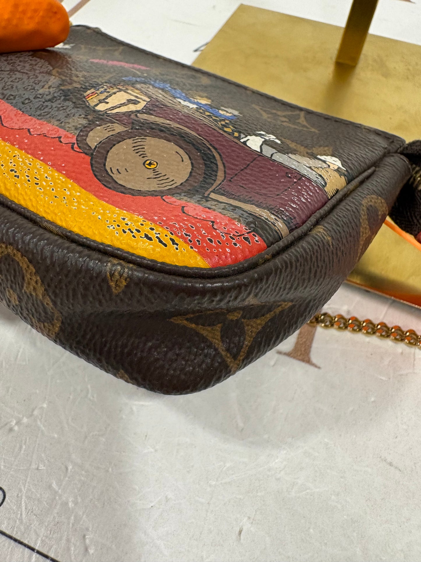 383268 - Louis Vuitton Pochette Accessoires