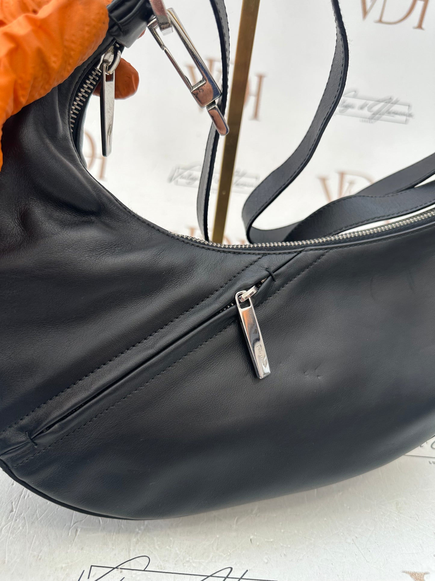 018086 - Salvatore Ferragamo Black