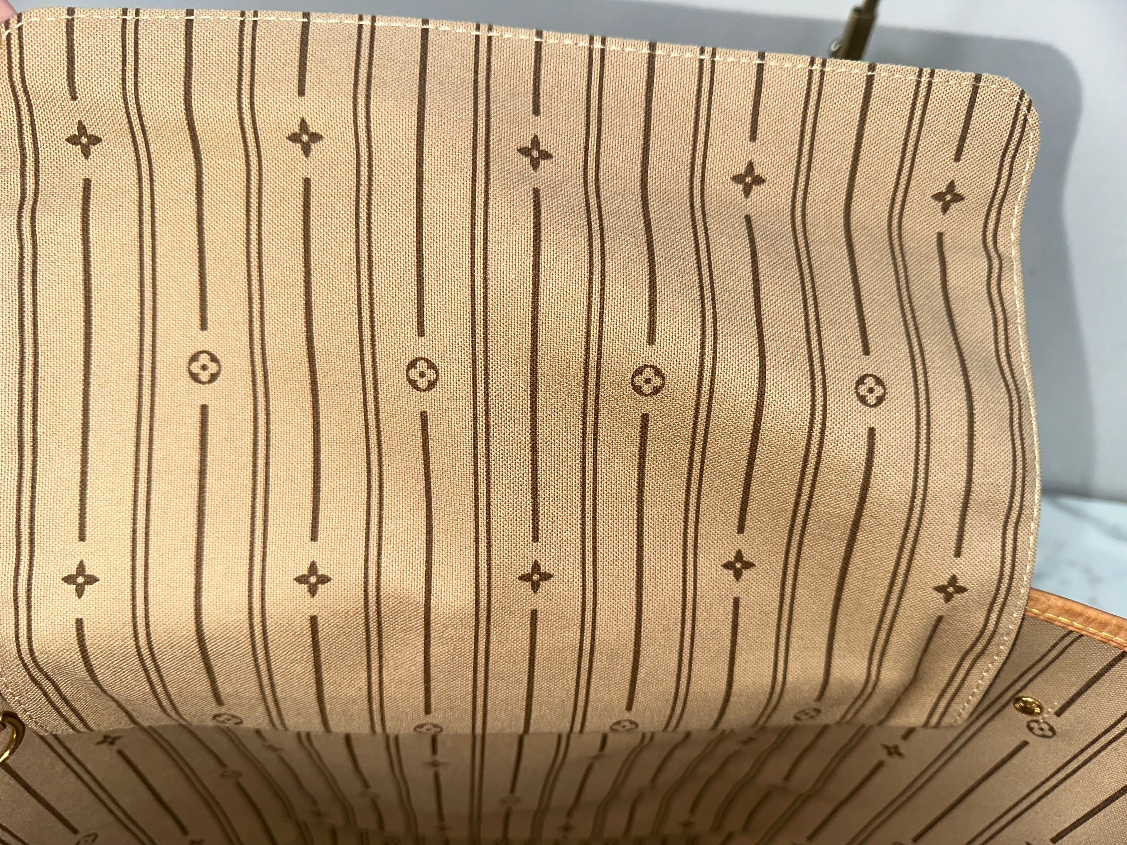 Louis Vuitton Neverfull MM