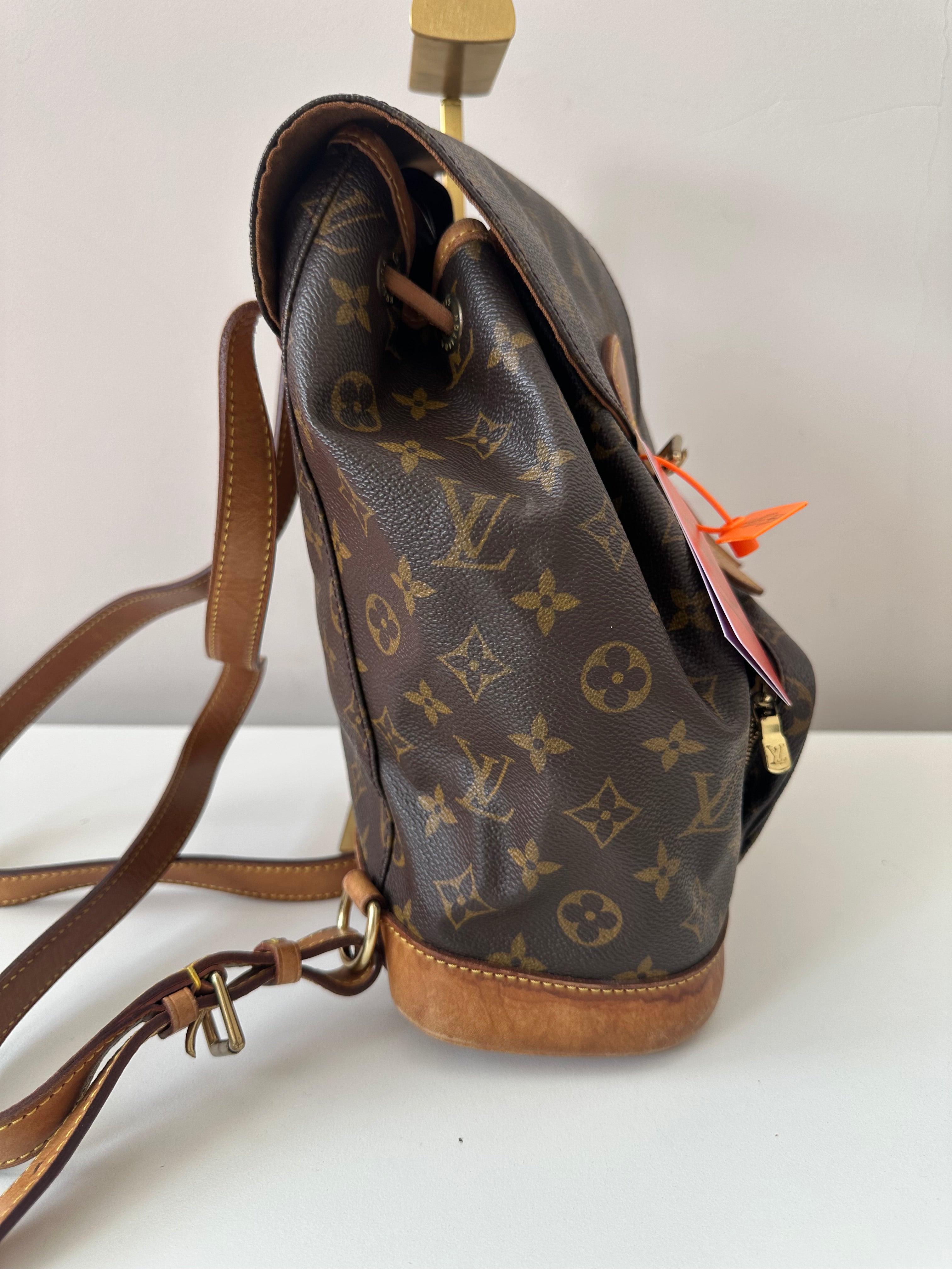 Louis Vuitton Montsouris MM