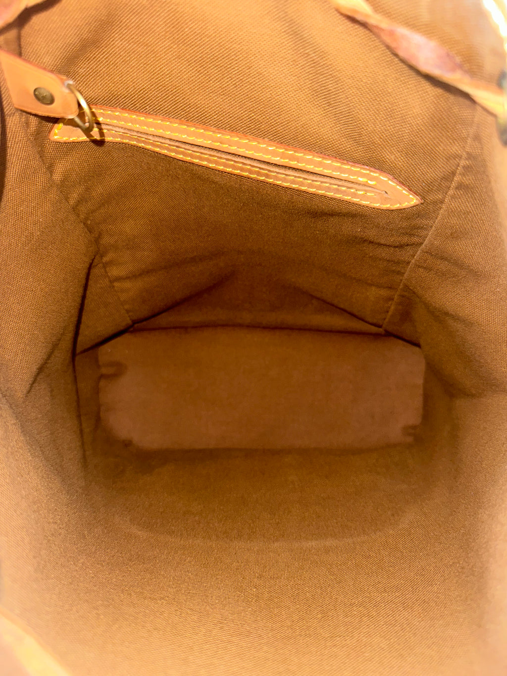 Louis Vuitton Montsouris MM