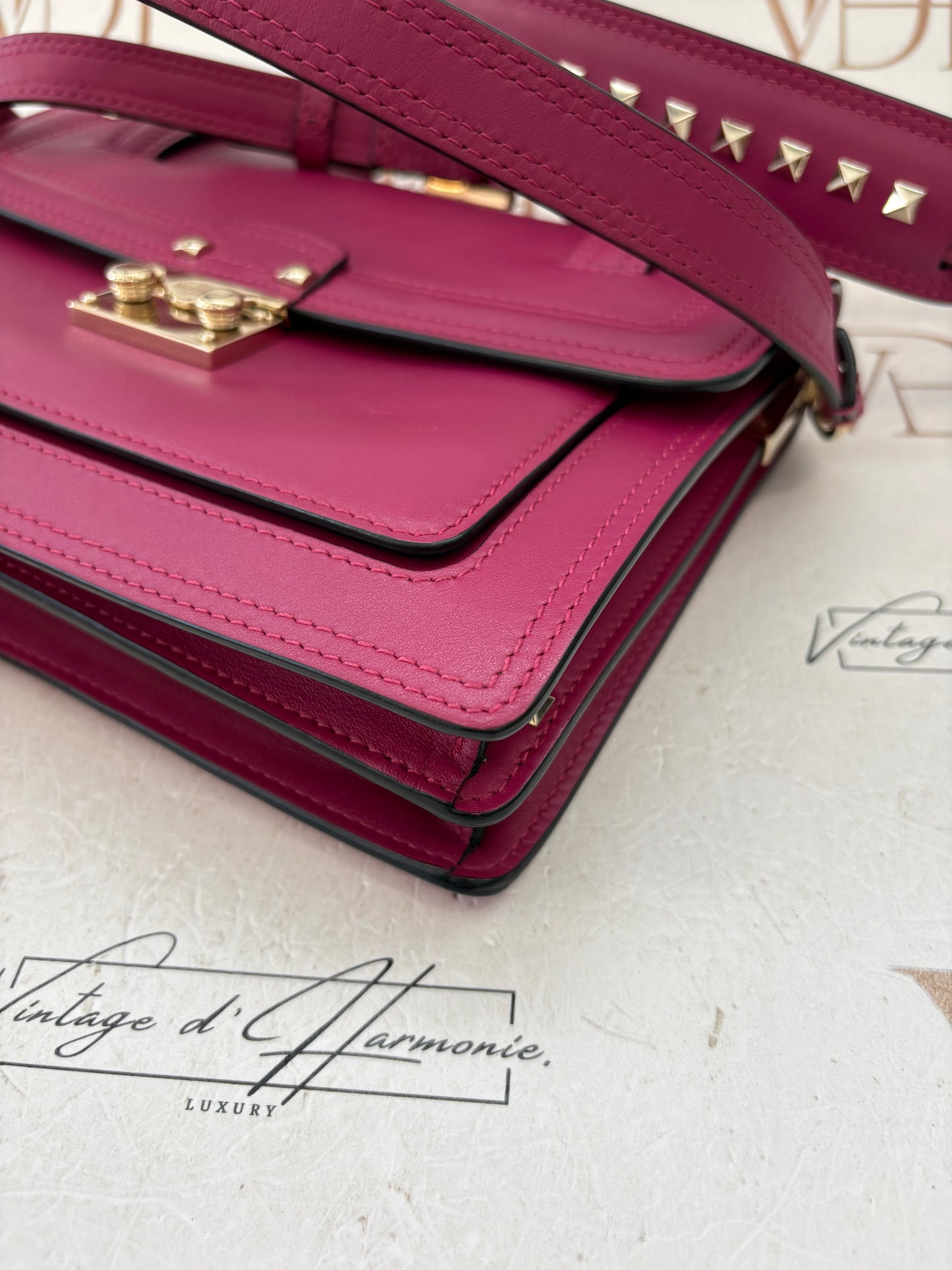 201240 - Valentino