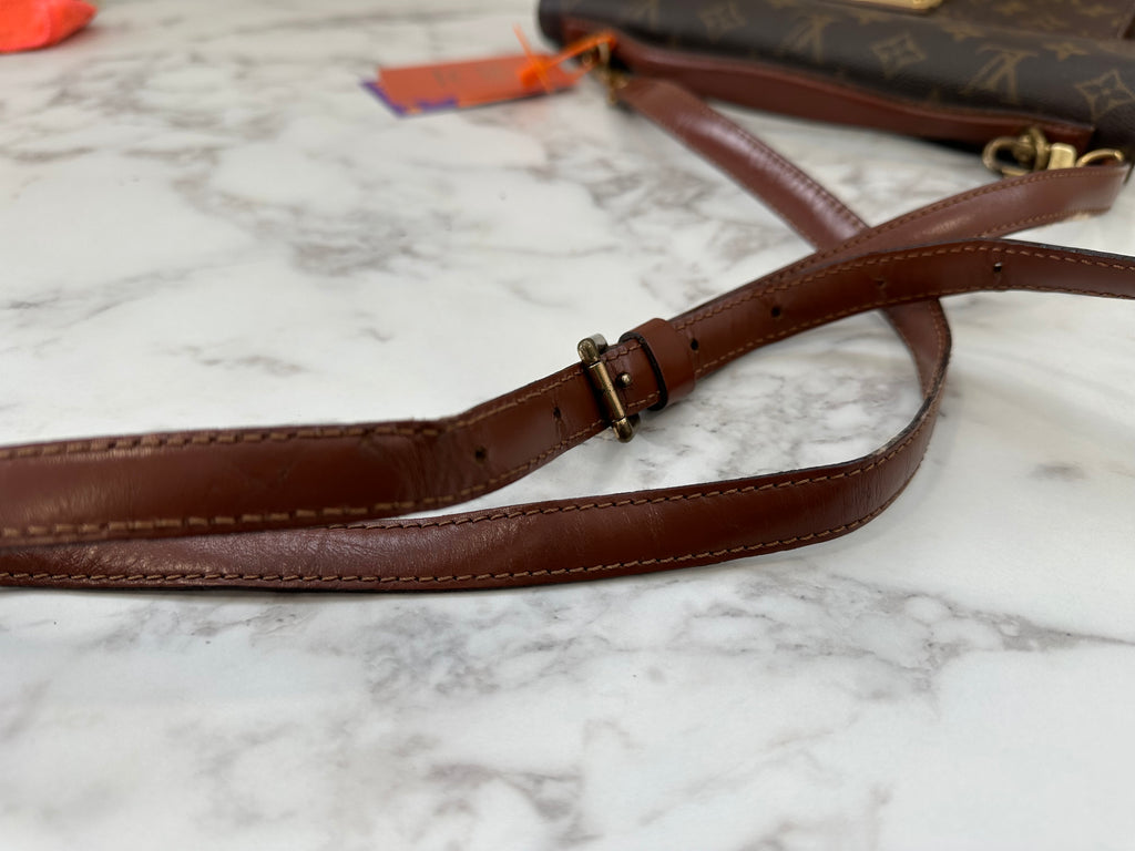 Louis Vuitton Monceau 28