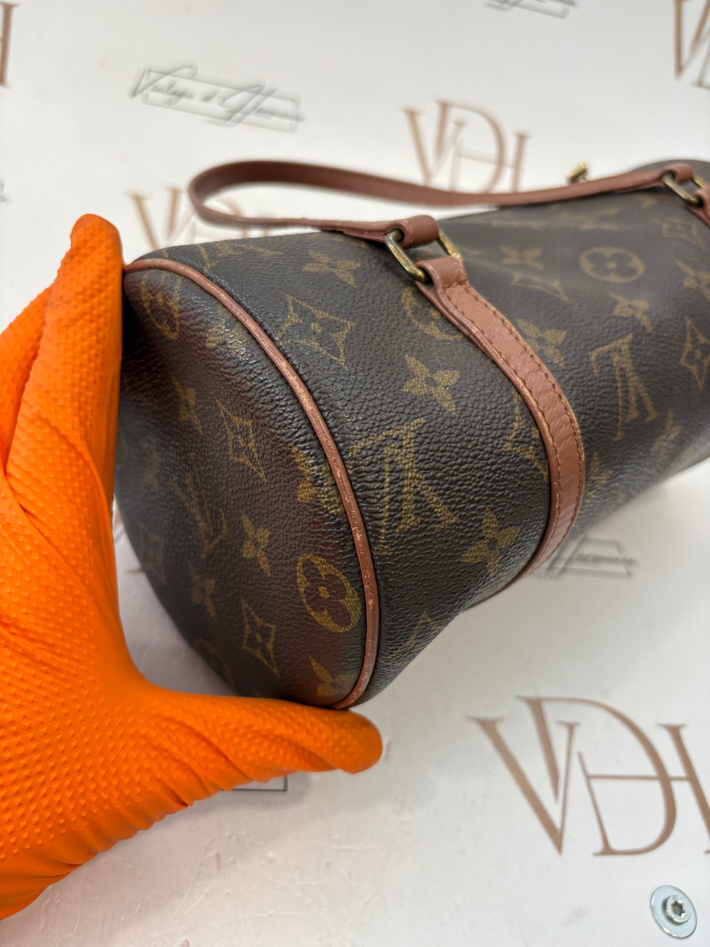 019007 - Louis Vuitton Papillon 26