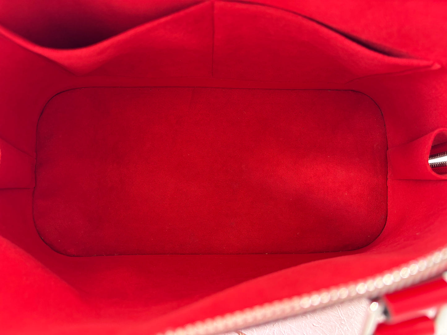 201173 - Louis Vuitton Alma Red Epi