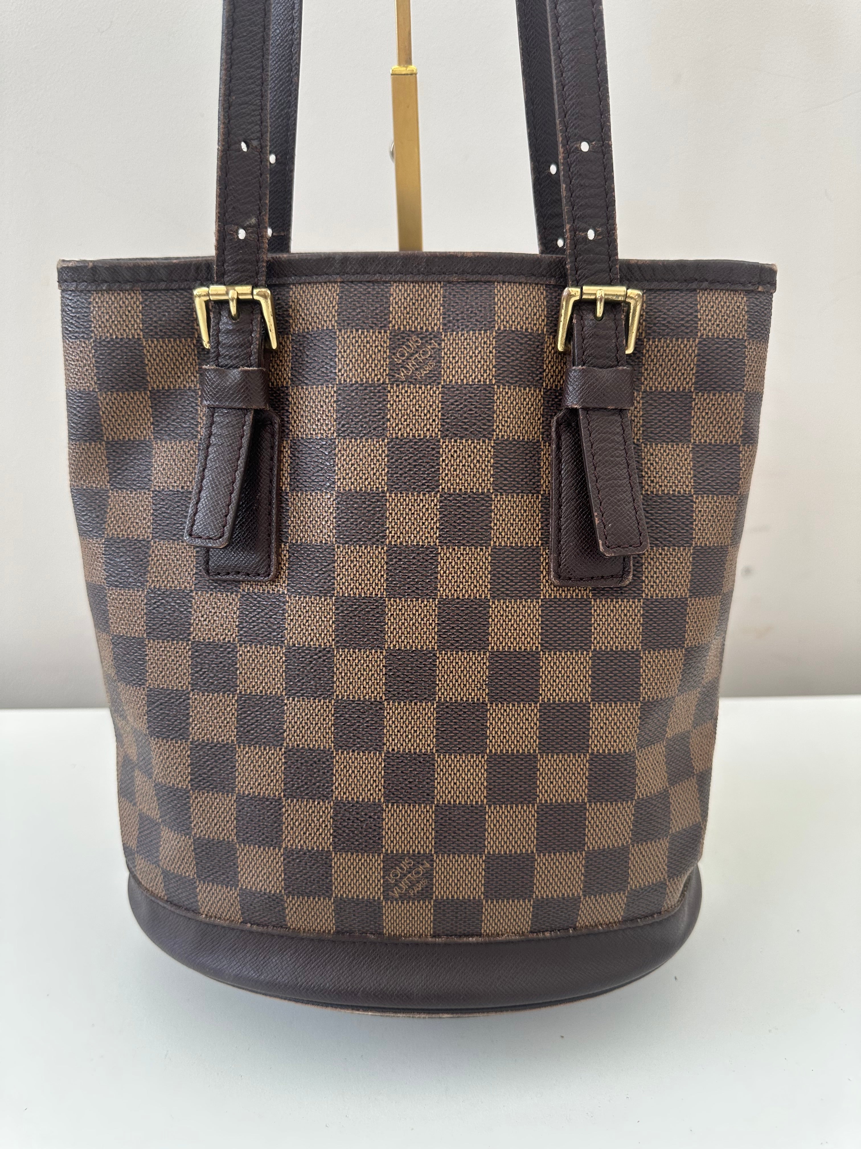 Louis Vuitton Marais