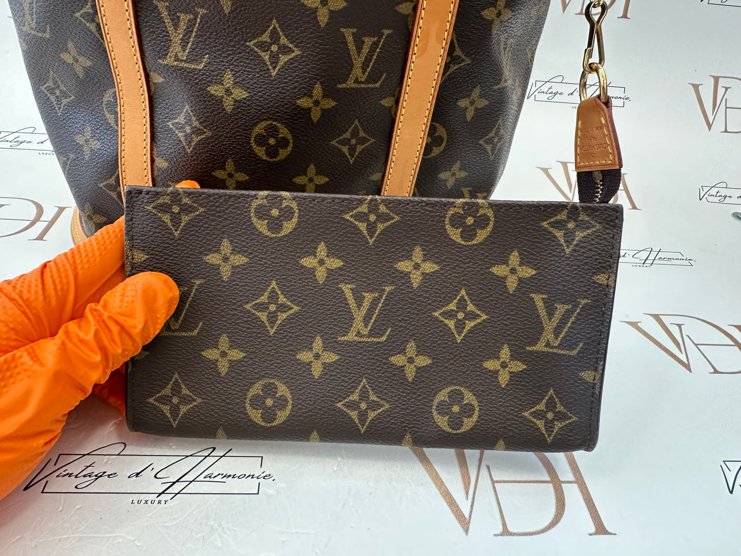 017860 - Louis Vuitton Bucket GM