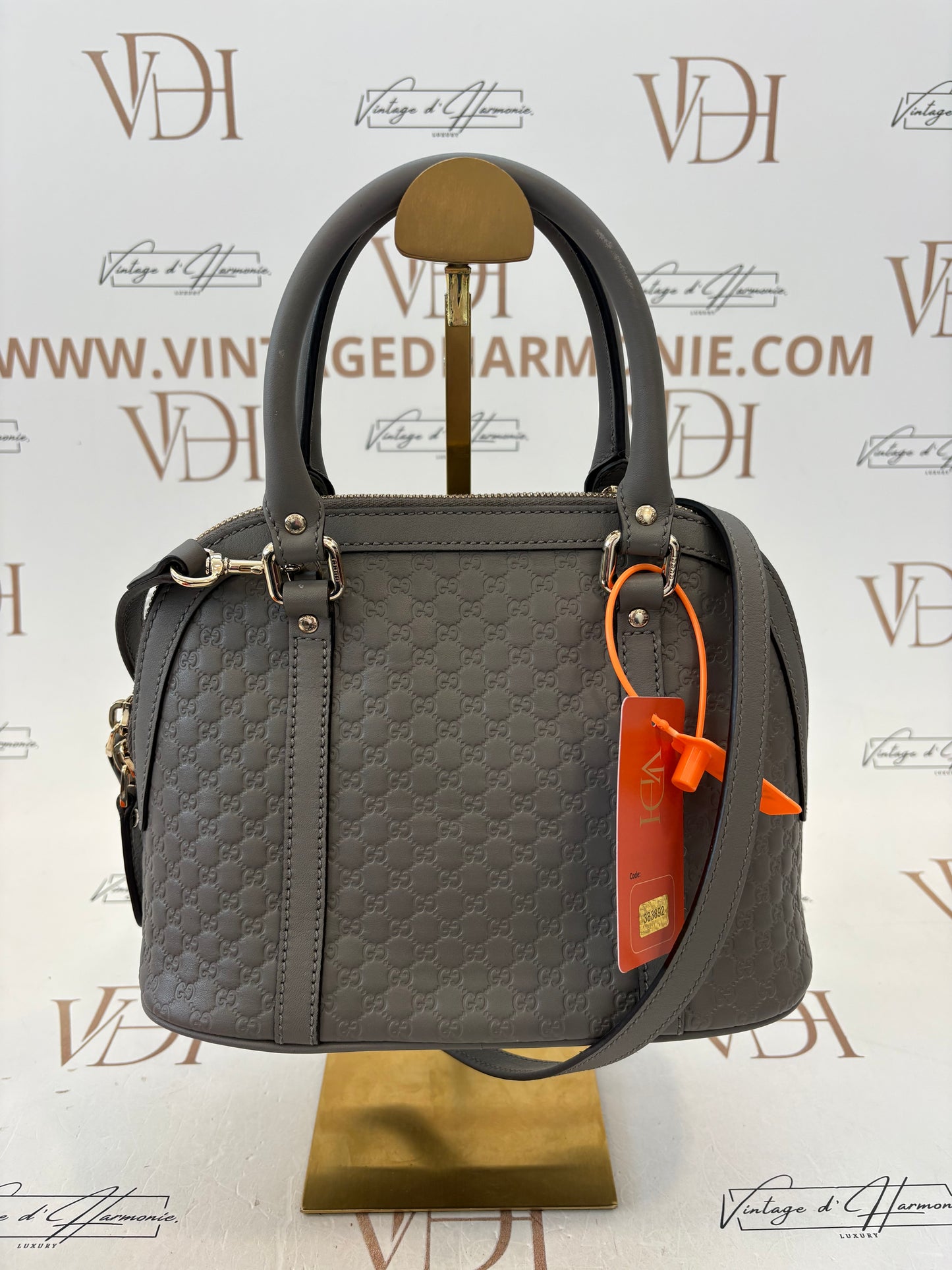 383892 - Gucci Grey