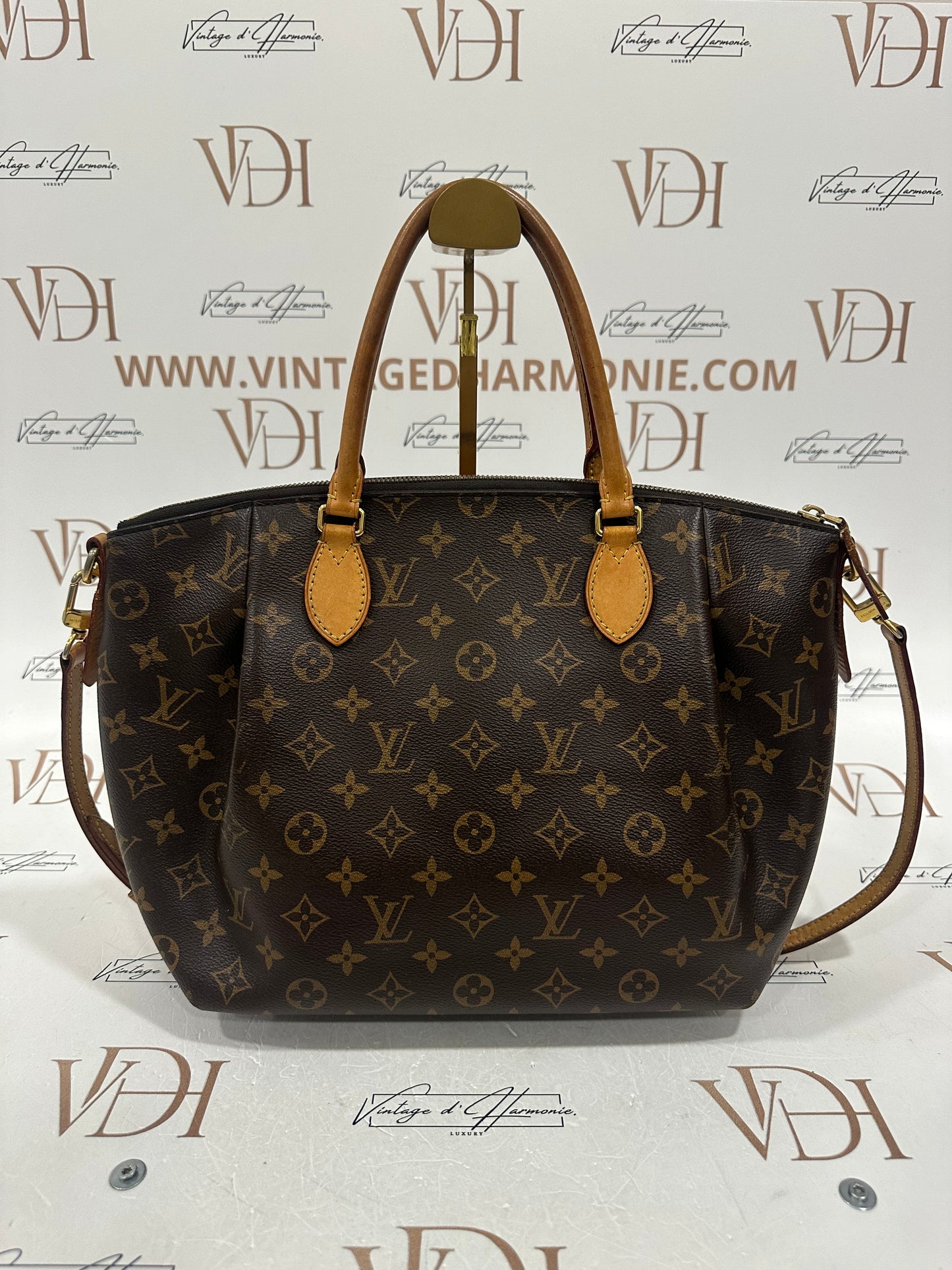 382974 - Louis Vuitton Turenne