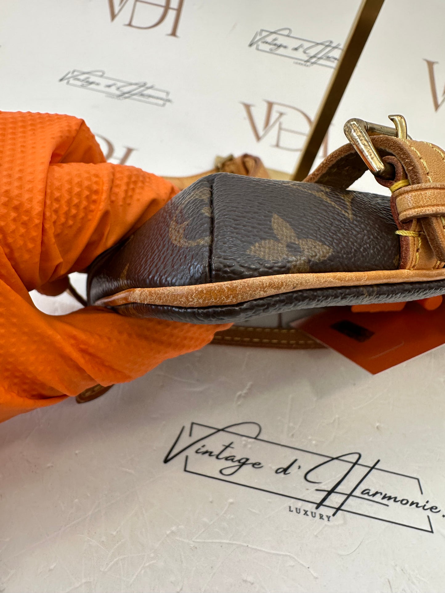 017802 - Louis Vuitton Pochette Marelle