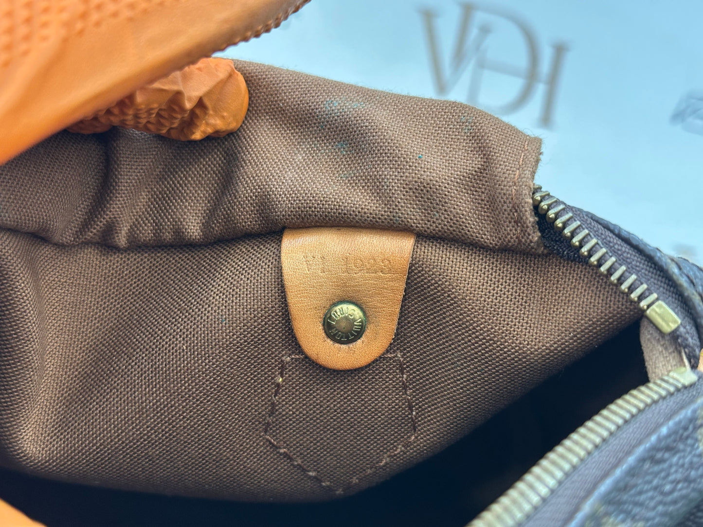 018751 - Louis Vuitton Speedy 25