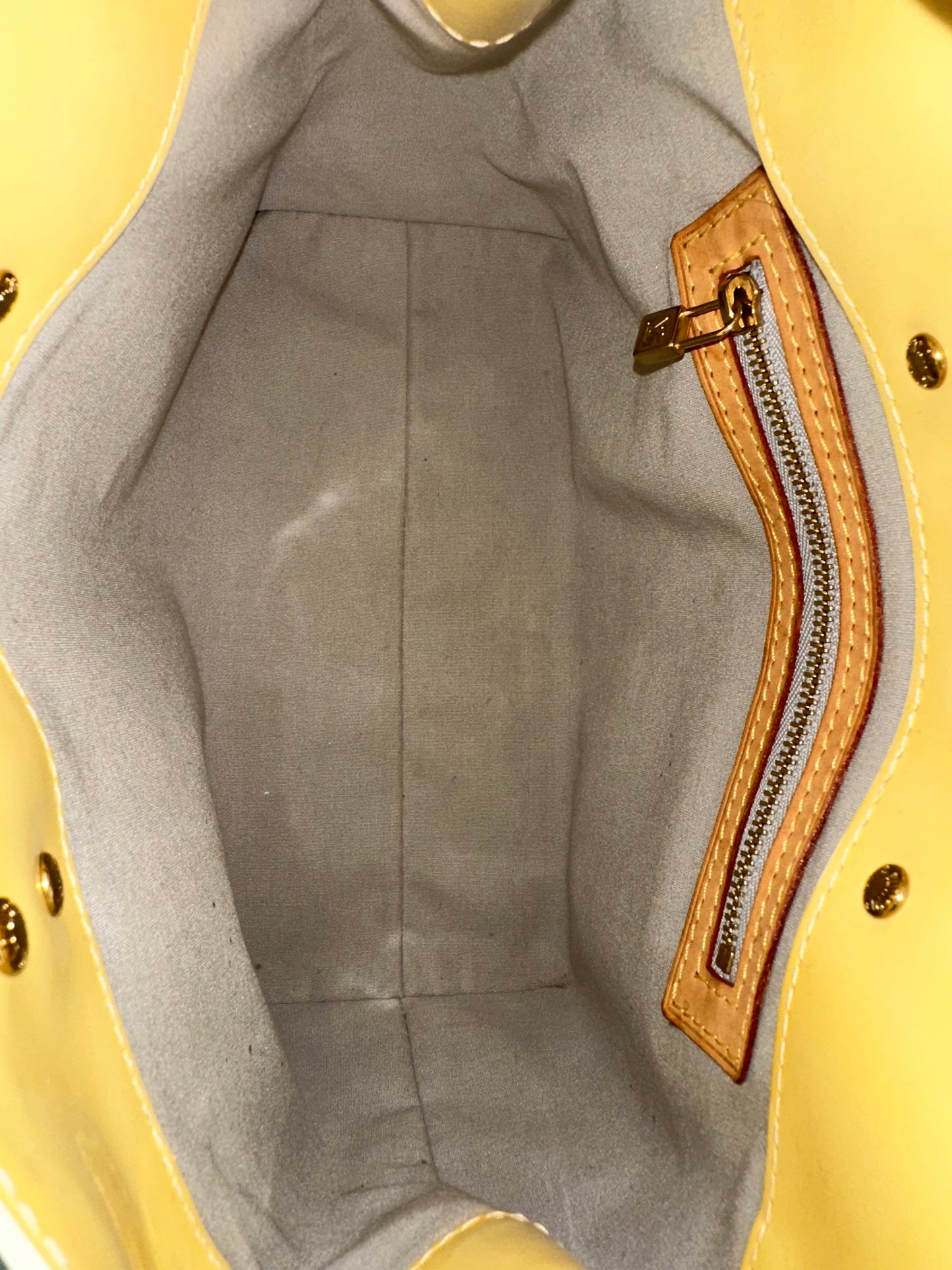 Louis Vuitton Reade PM Vernis Yellow