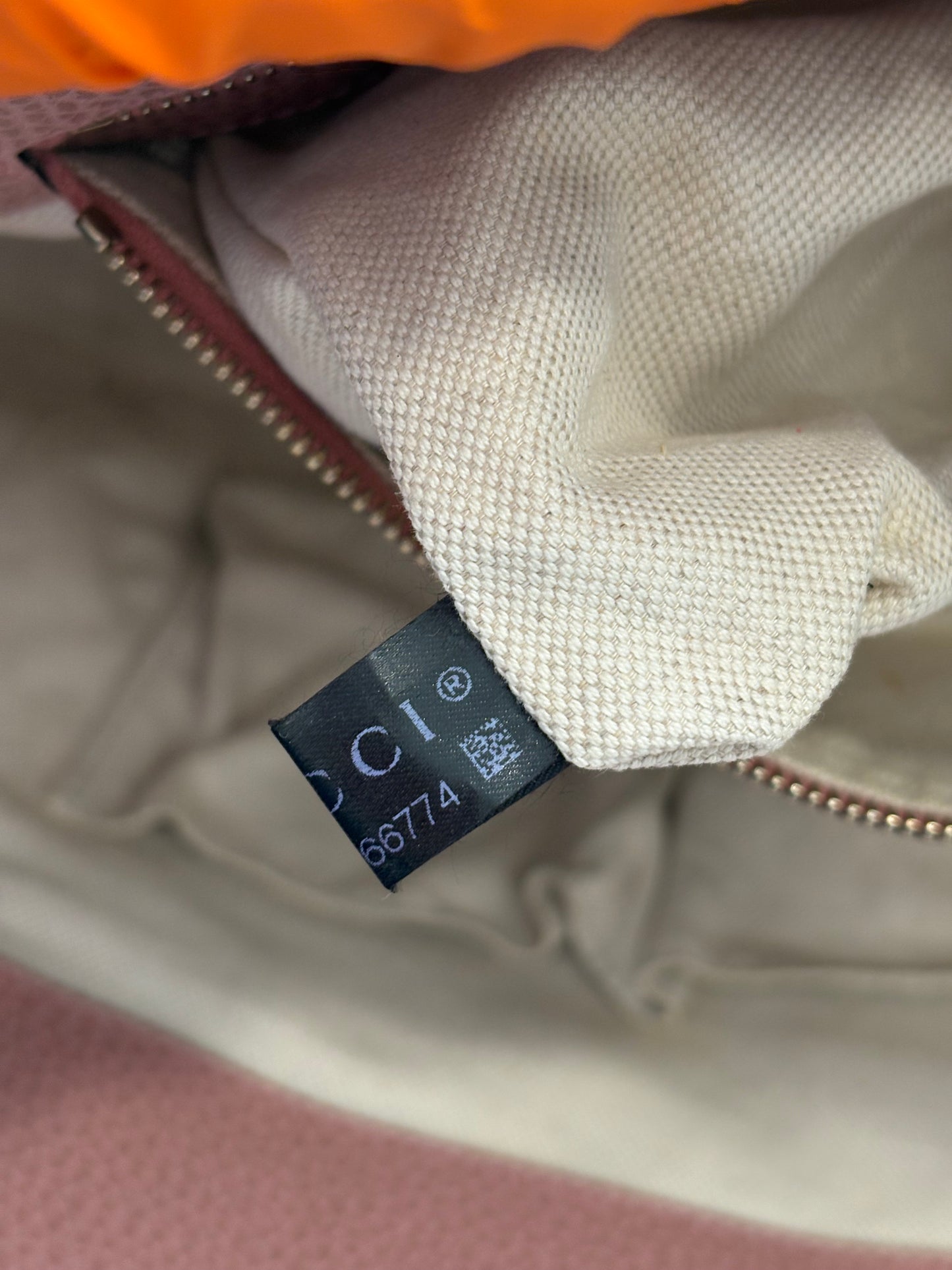 200948 - Gucci Swing Pink