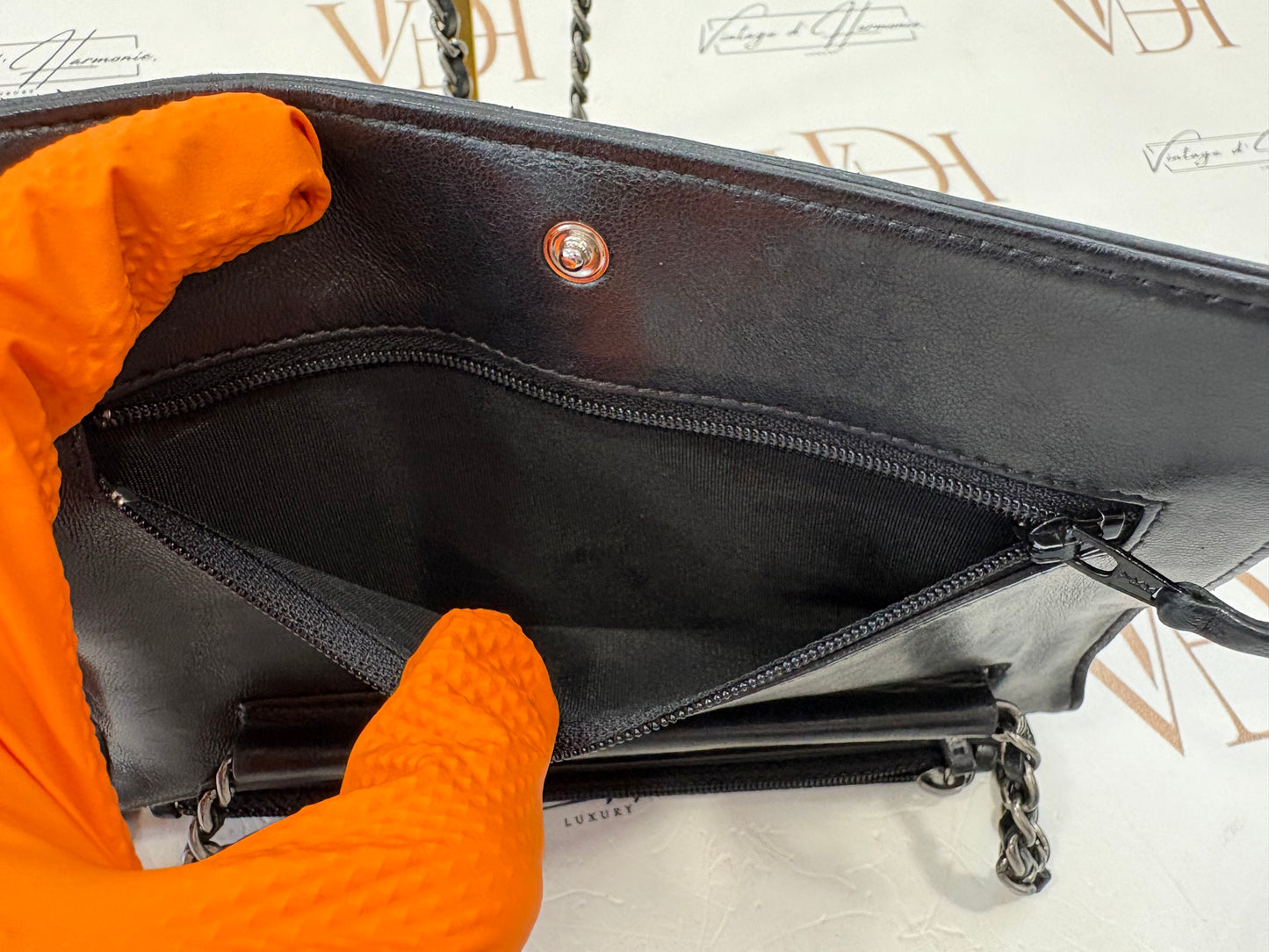 383065 - Chanel Boy Bag