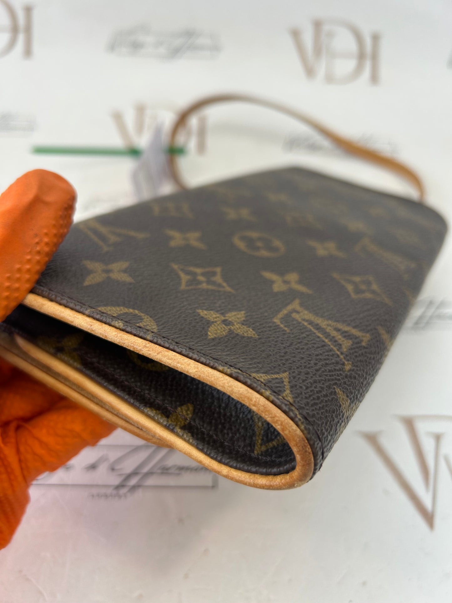 017225 - Louis Vuitton Twin GM