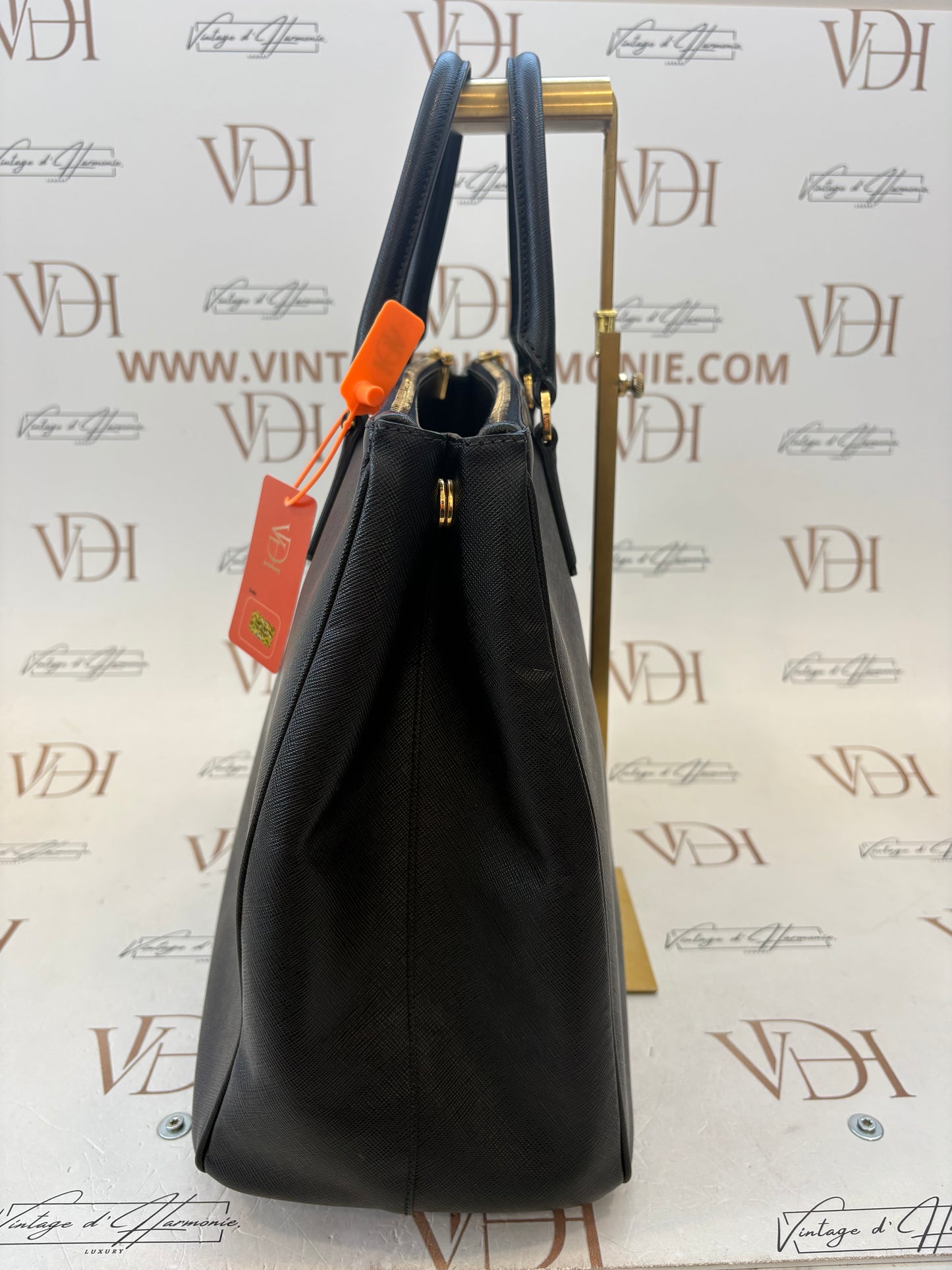 383817 - Prada Galleria GM Black