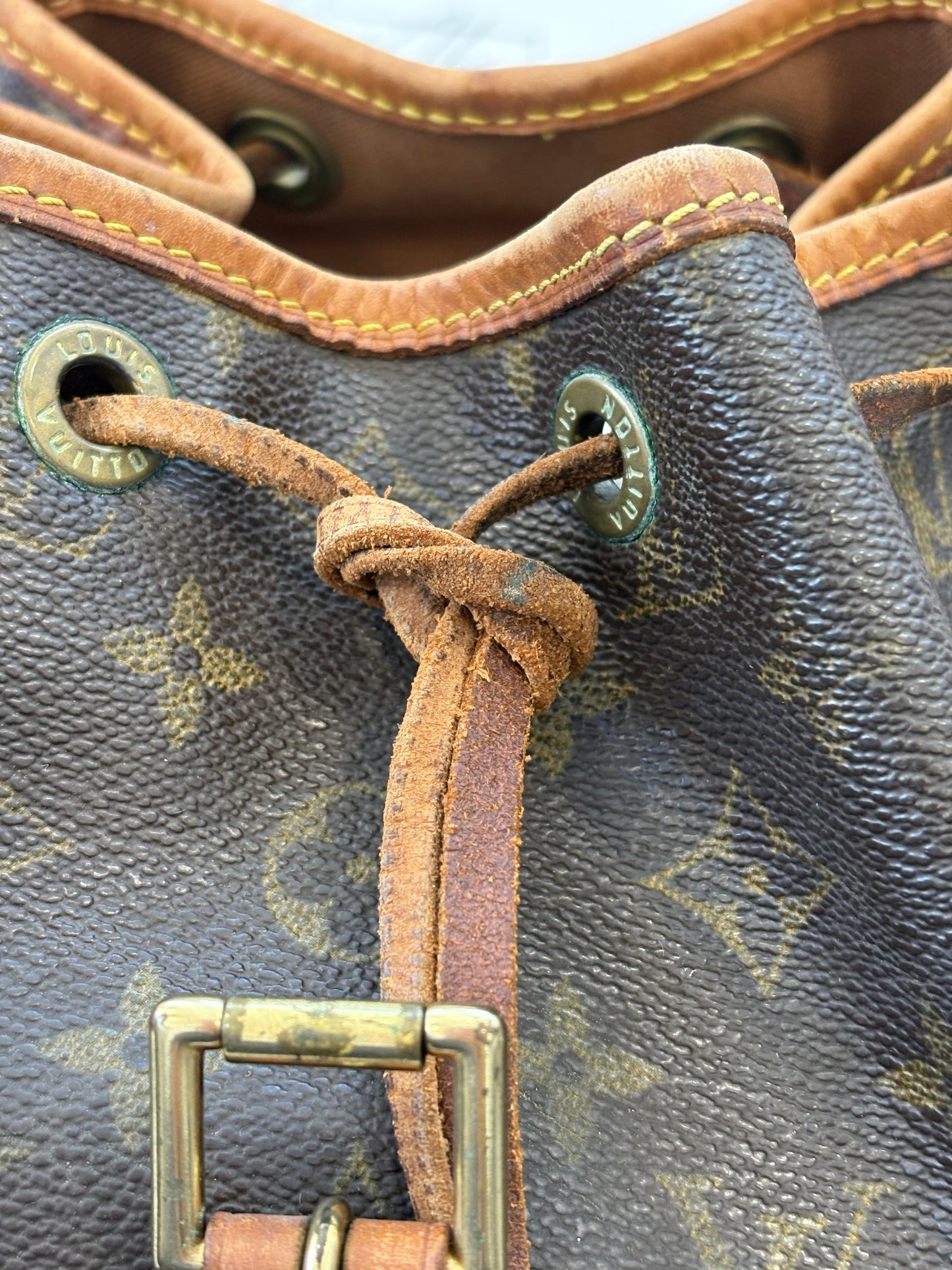 018612 - Louis Vuitton Montsouris MM