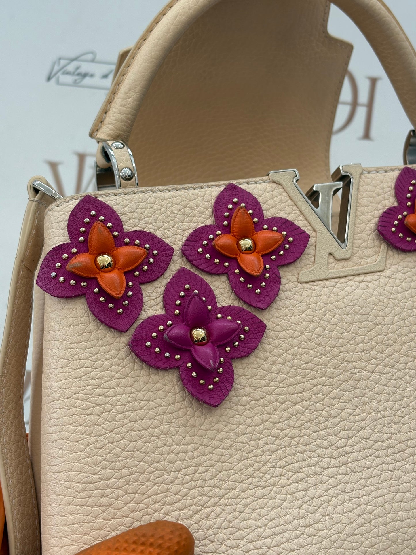 384297 - Louis Vuitton Capucines BB
