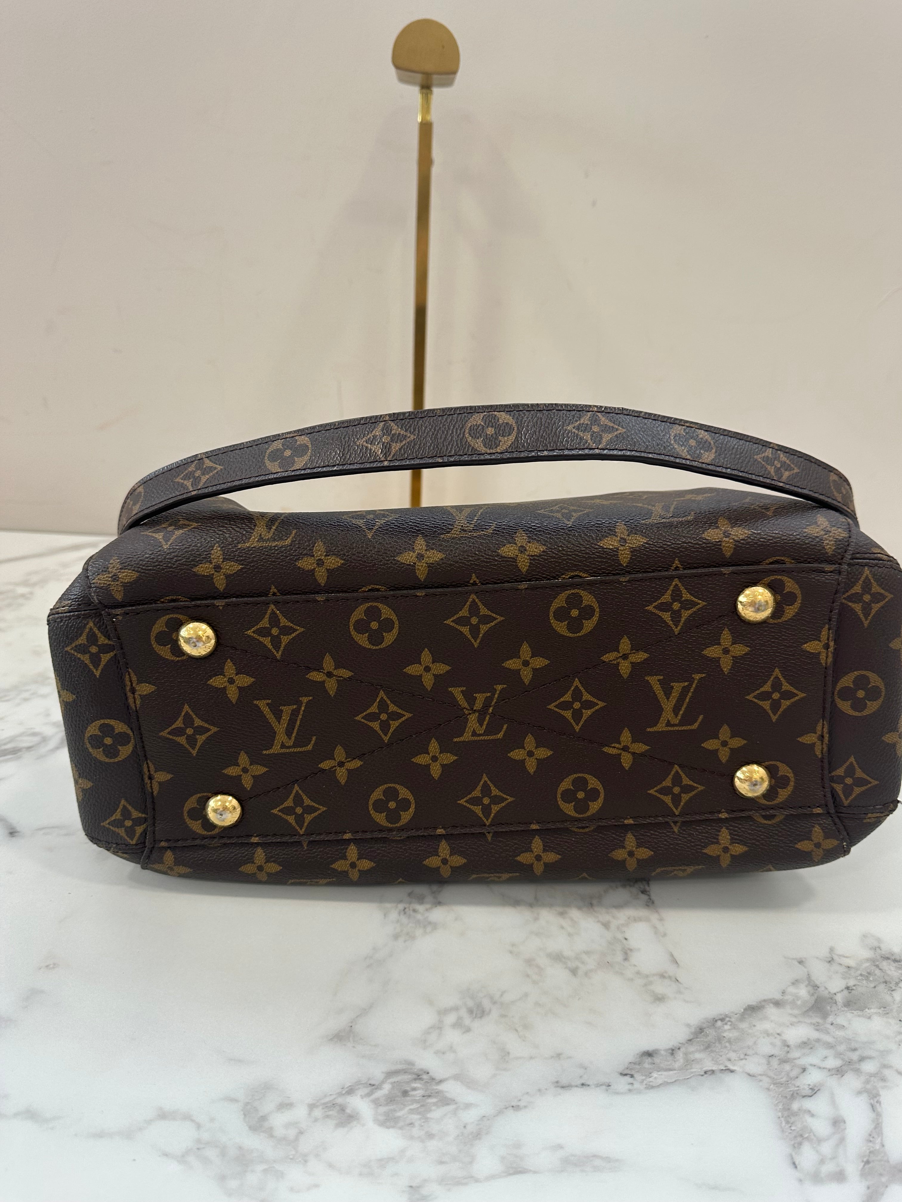 Louis Vuitton Montaigne