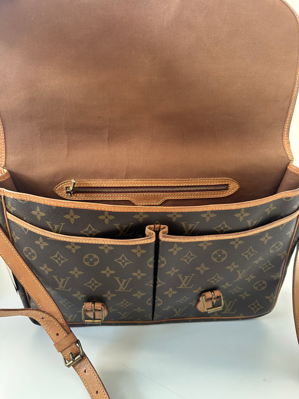 Louis Vuitton Gibeciere GM