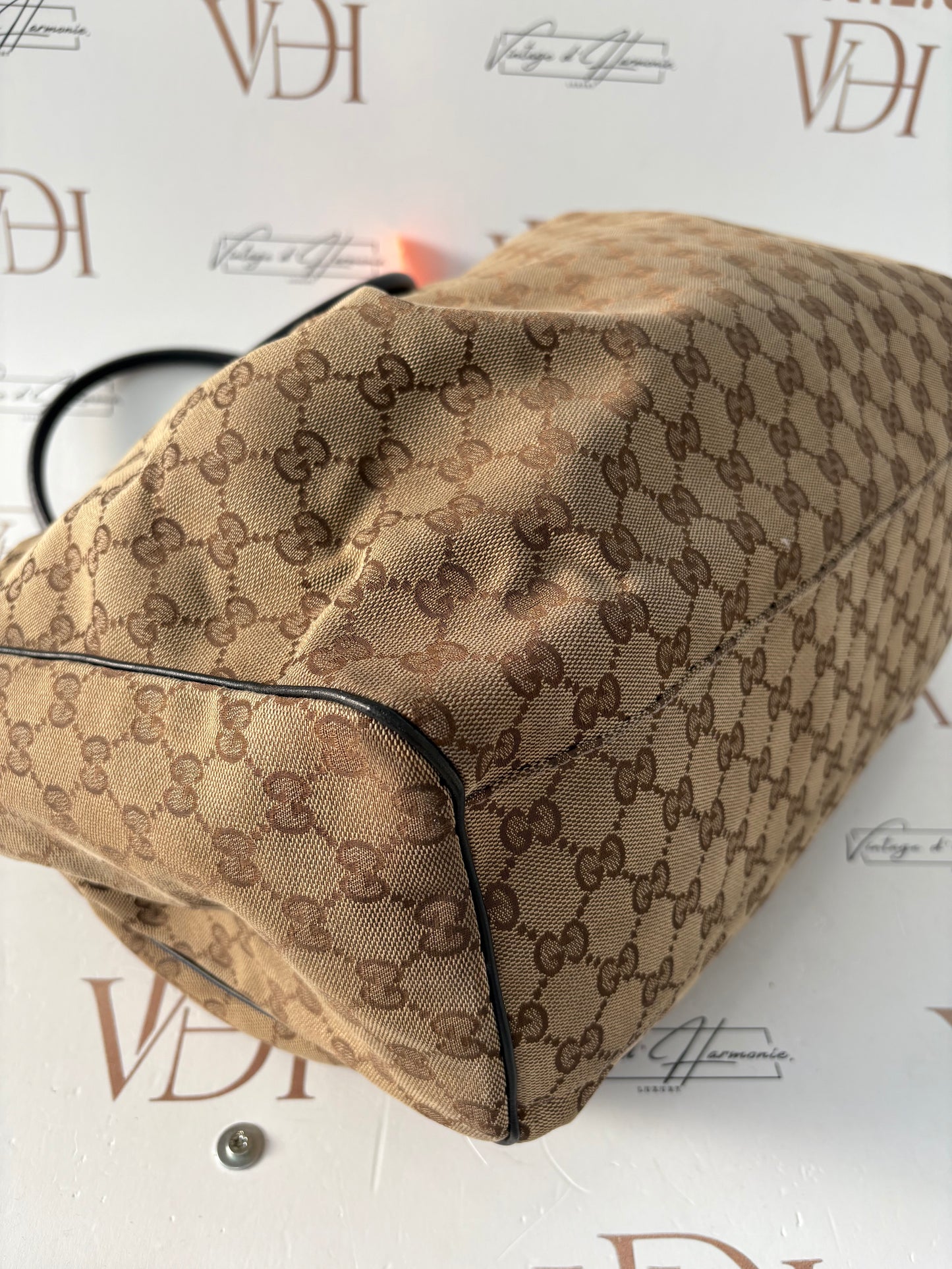 201643 - Gucci Sukey