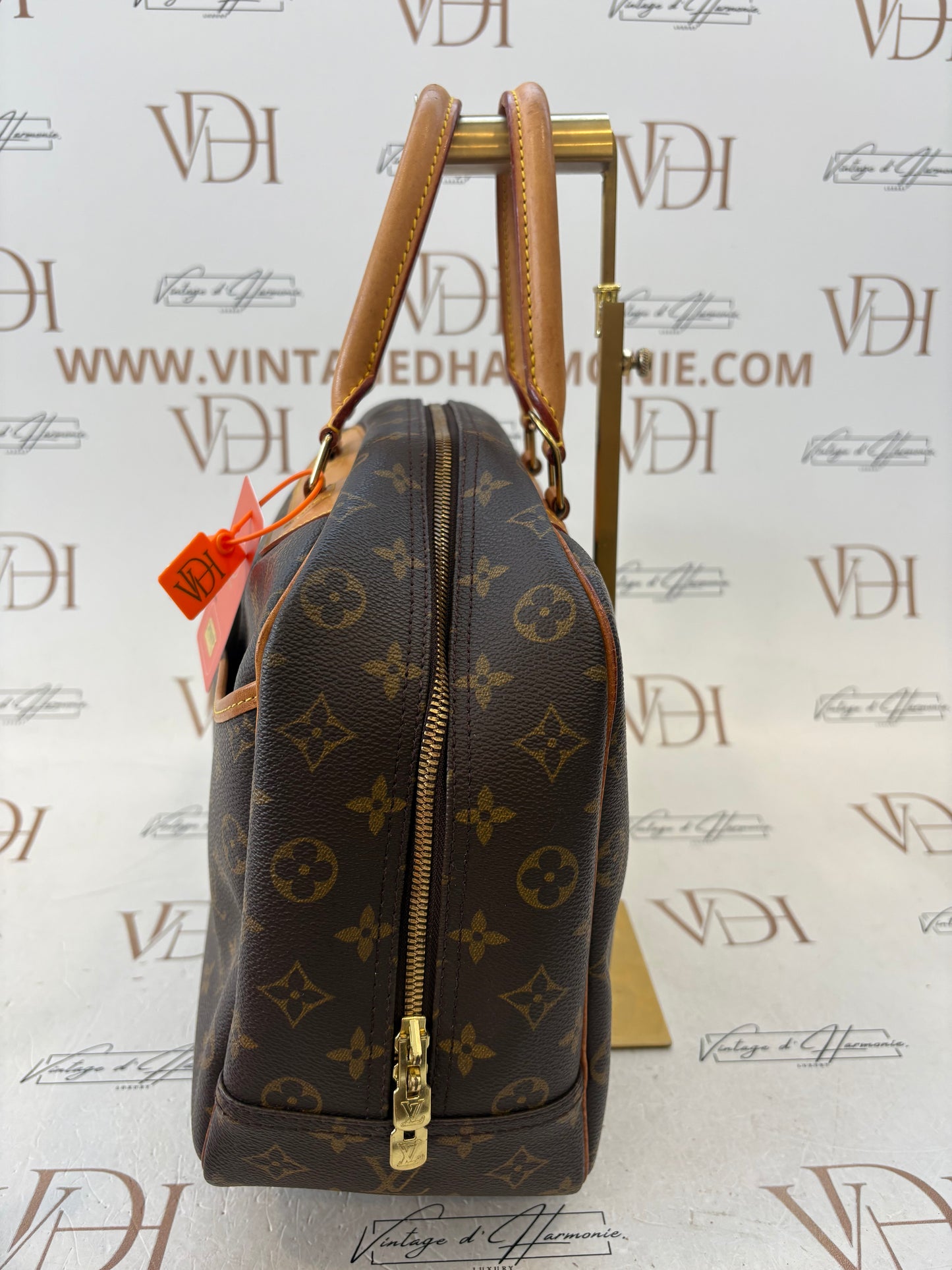 018276 - Louis Vuitton Deauville