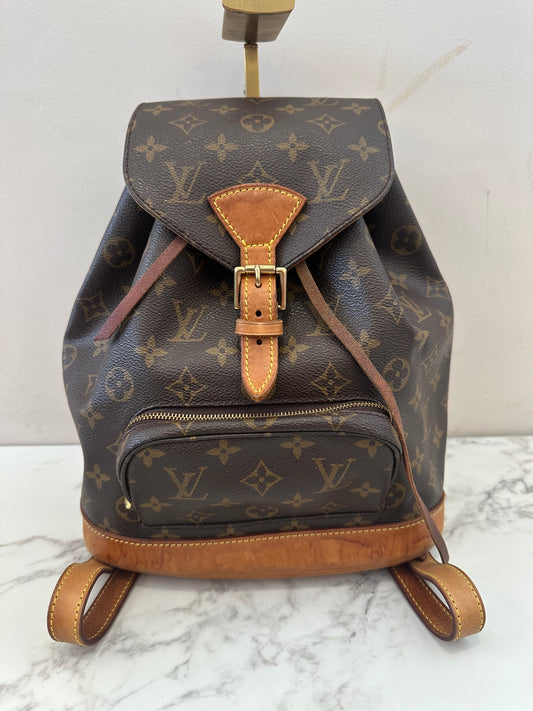 Louis Vuitton Montsouris MM
