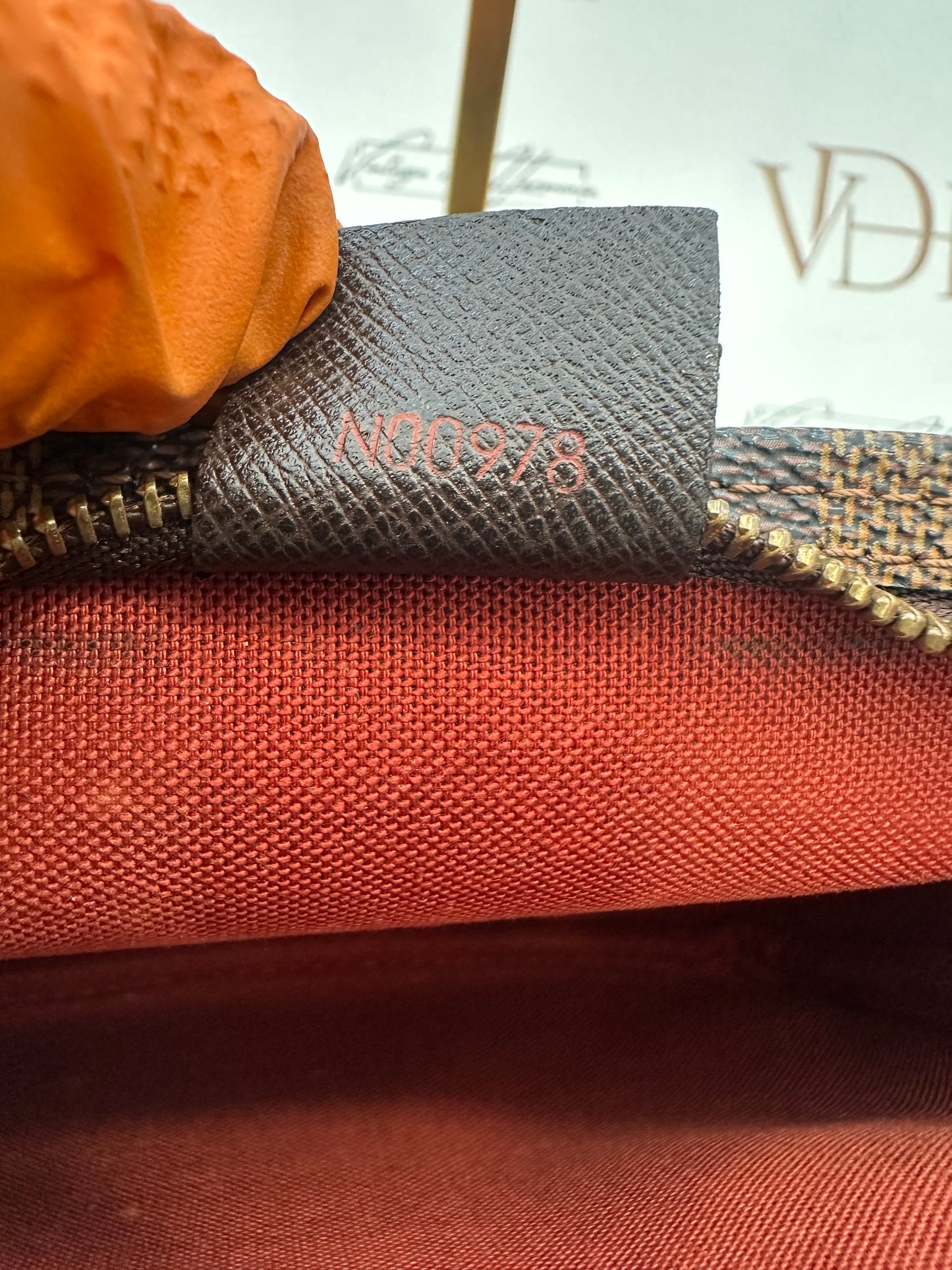 017849 - Louis Vuitton Damier Trousse Makeup