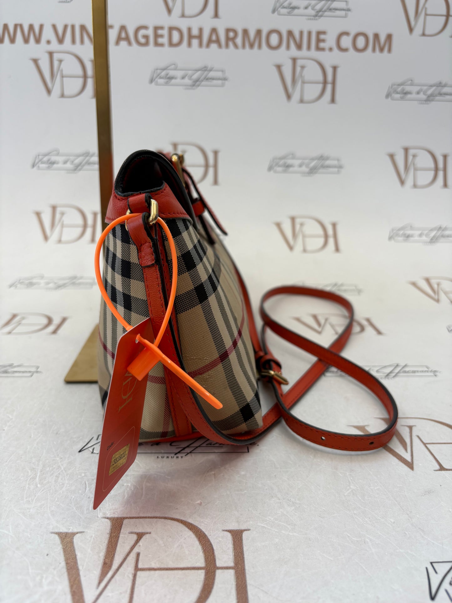 383902 - Burberry Bag