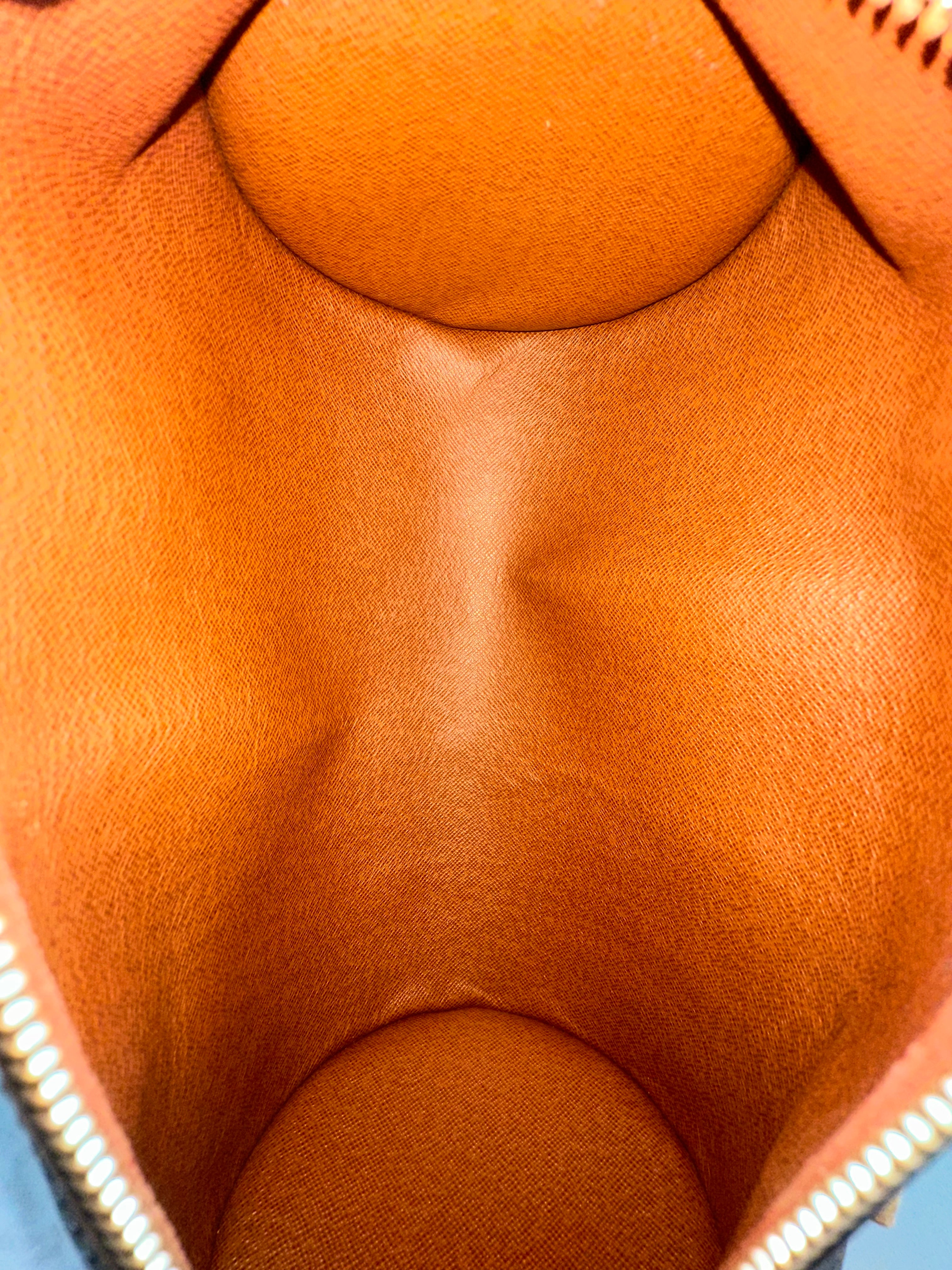 Louis Vuitton Papillon 26