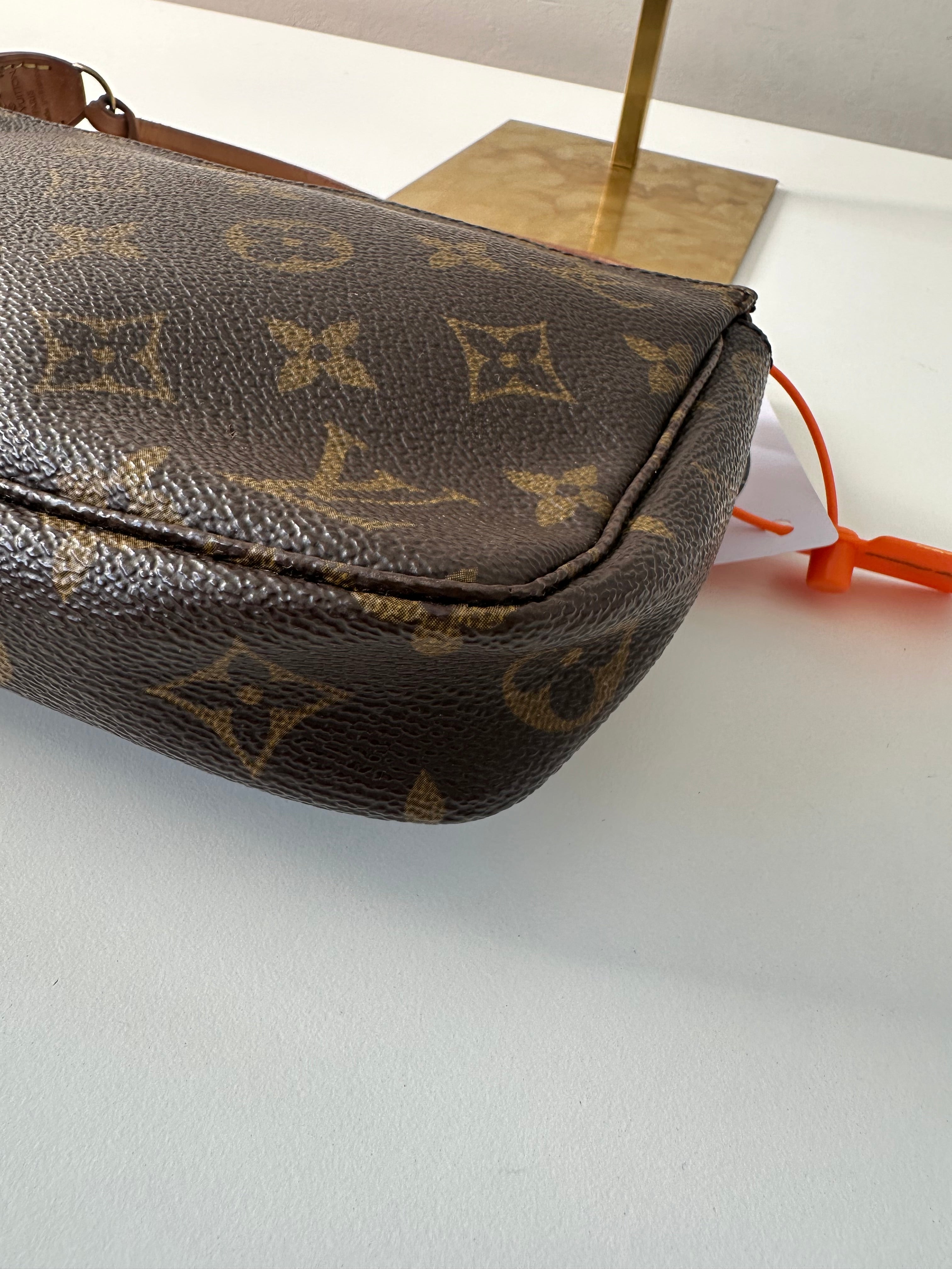 Louis Vuitton Pochette
