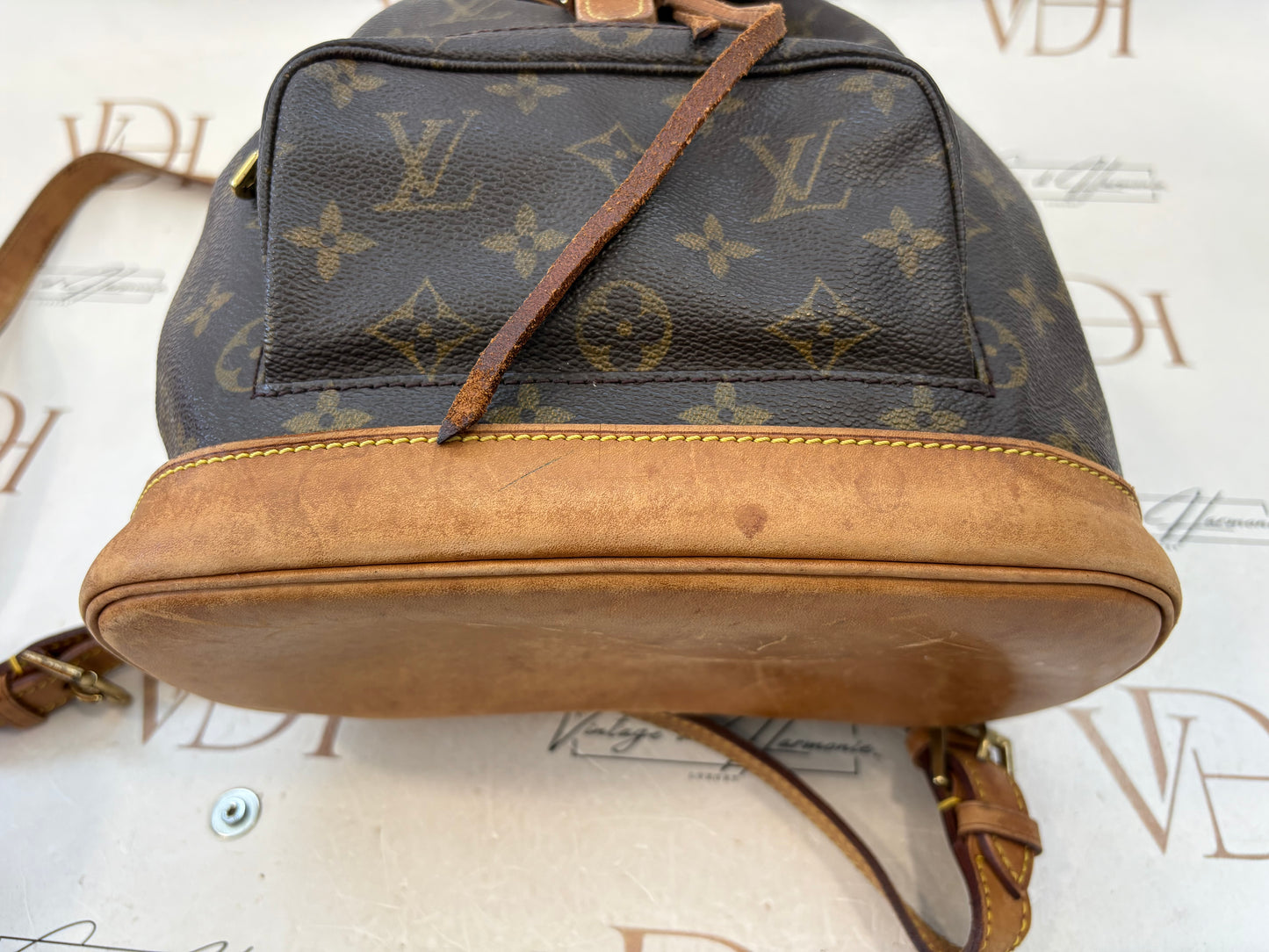 018612 - Louis Vuitton Montsouris MM