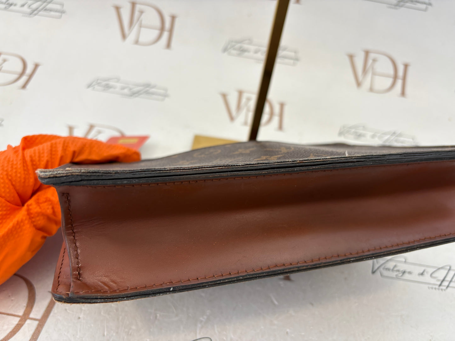 018390 - Louis Vuitton Pochette Homme