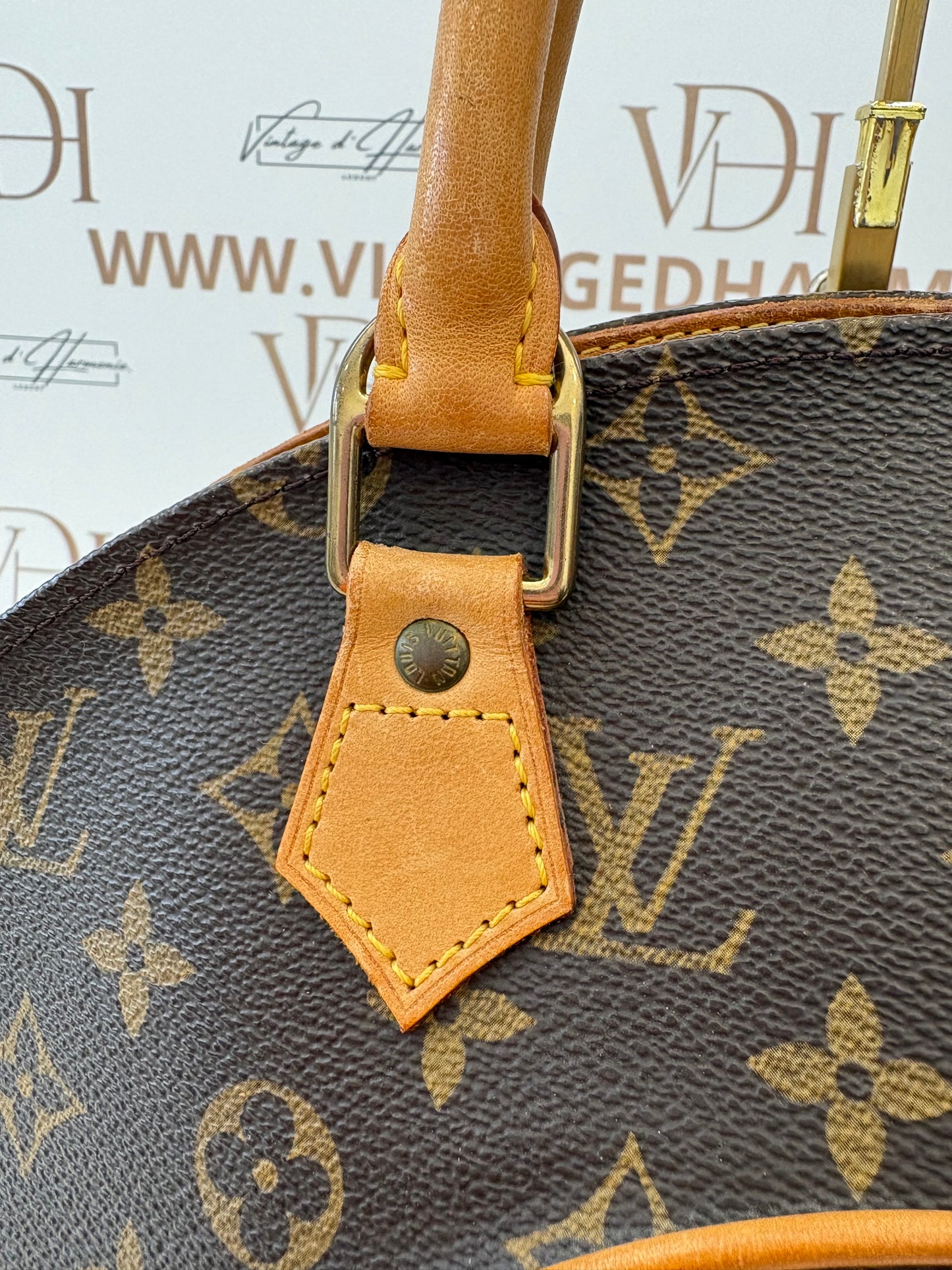 017712 - Louis Vuitton Ellipse MM