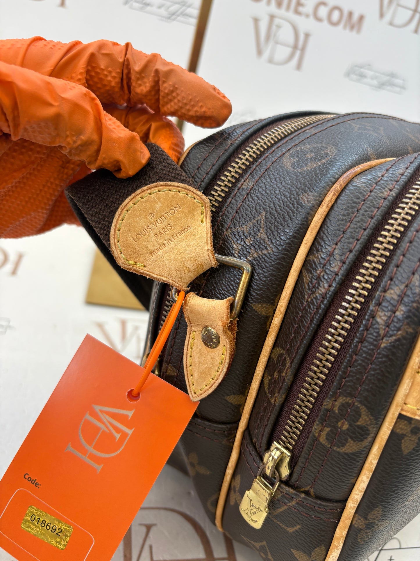018692 - Louis Vuitton Reporter PM