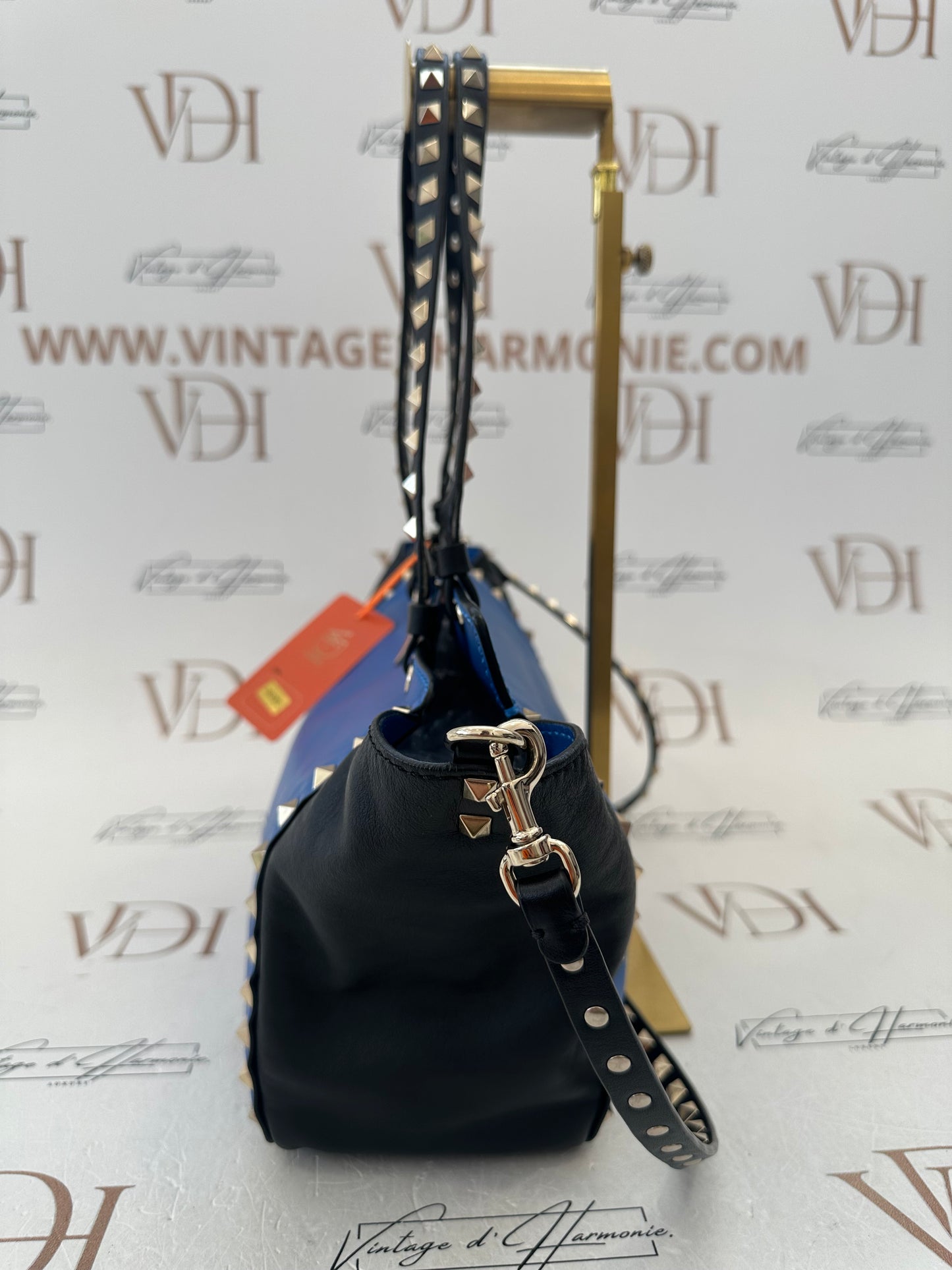 383083 - Valentino Rockstud