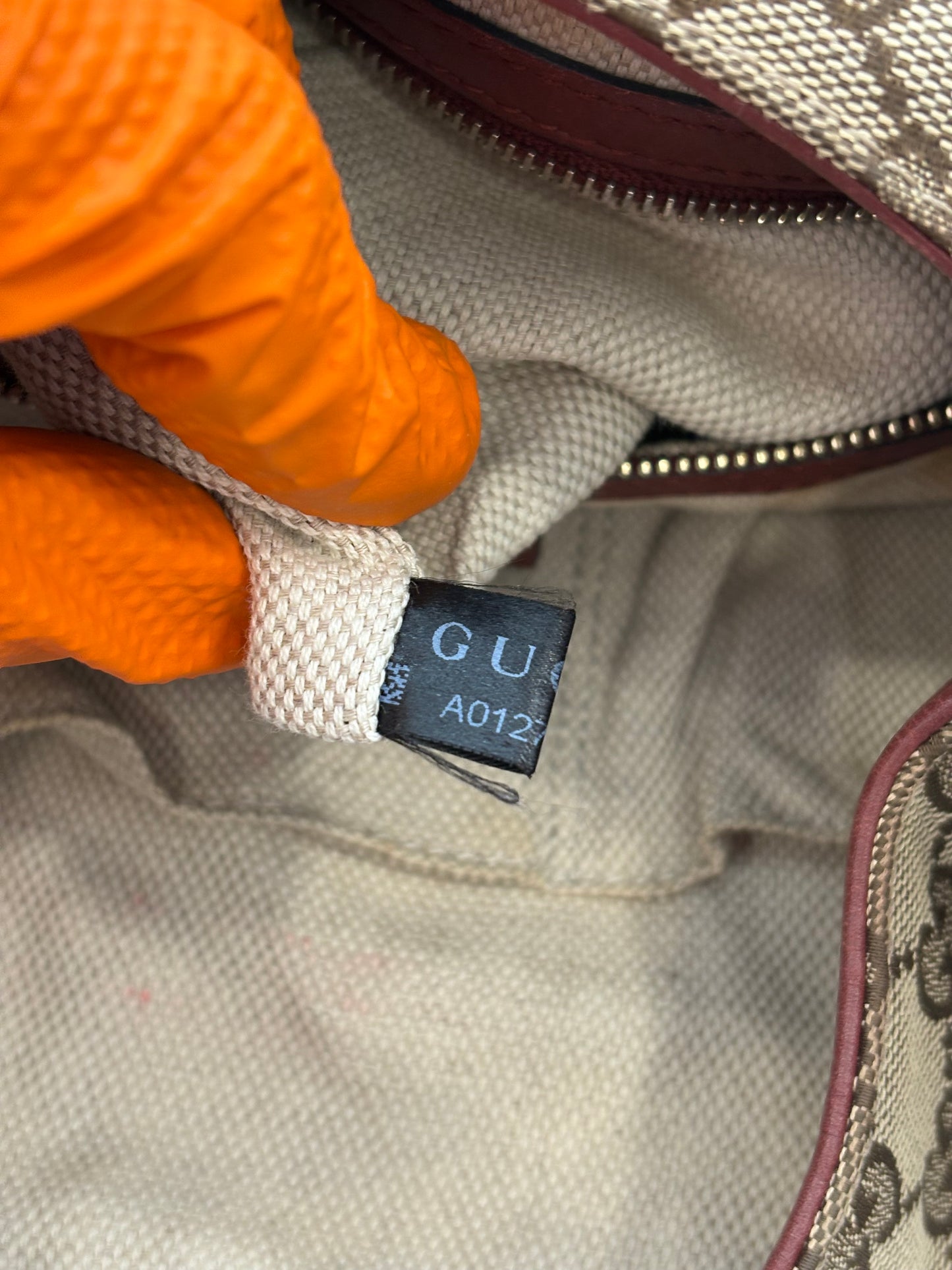 383448 - Gucci Sukey