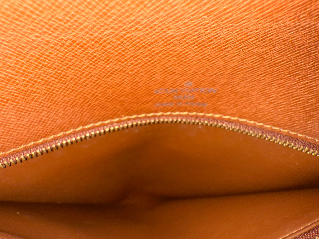 Louis Vuitton Monceau 28