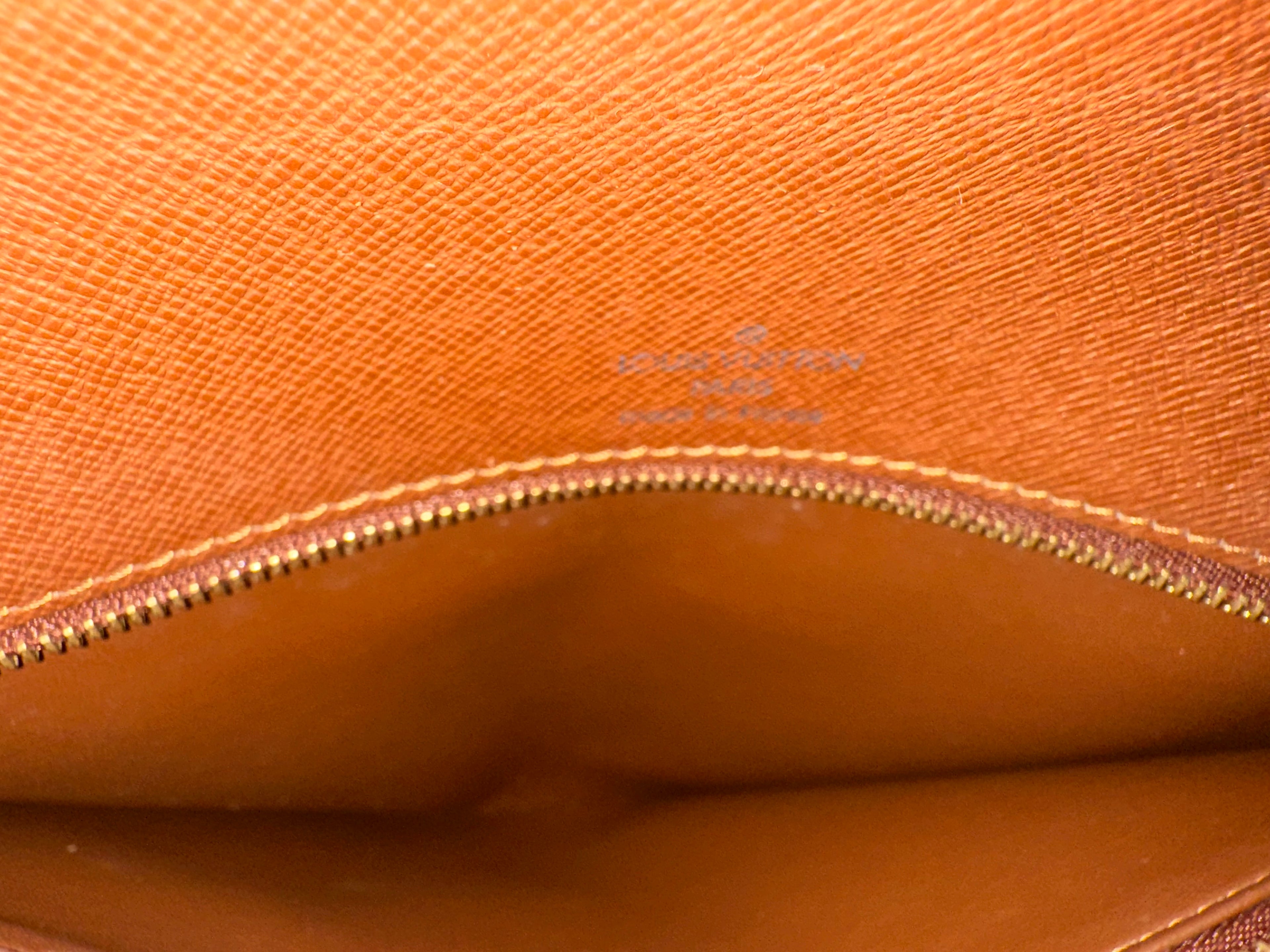 Louis Vuitton Monceau 28