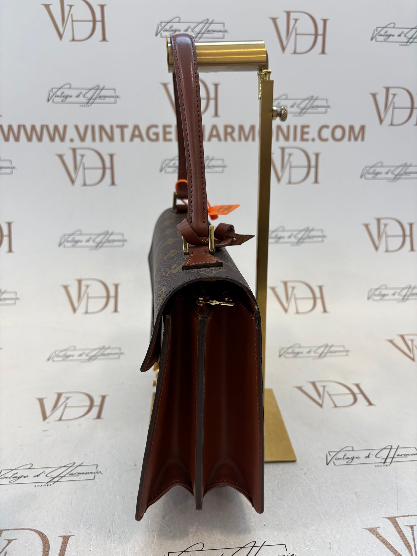018220 - Louis Vuitton Concorde