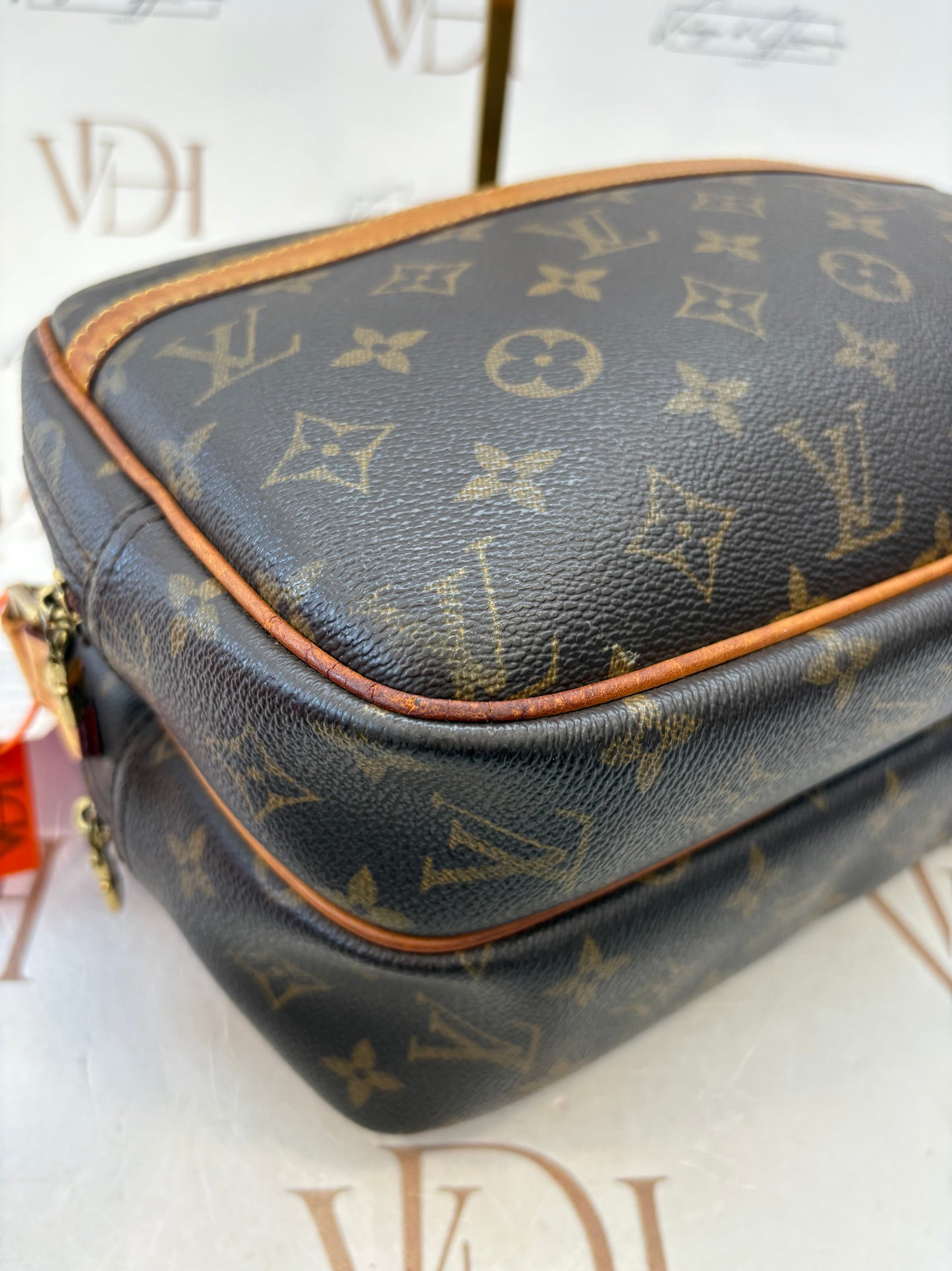 018947 - Louis Vuitton Reporter PM