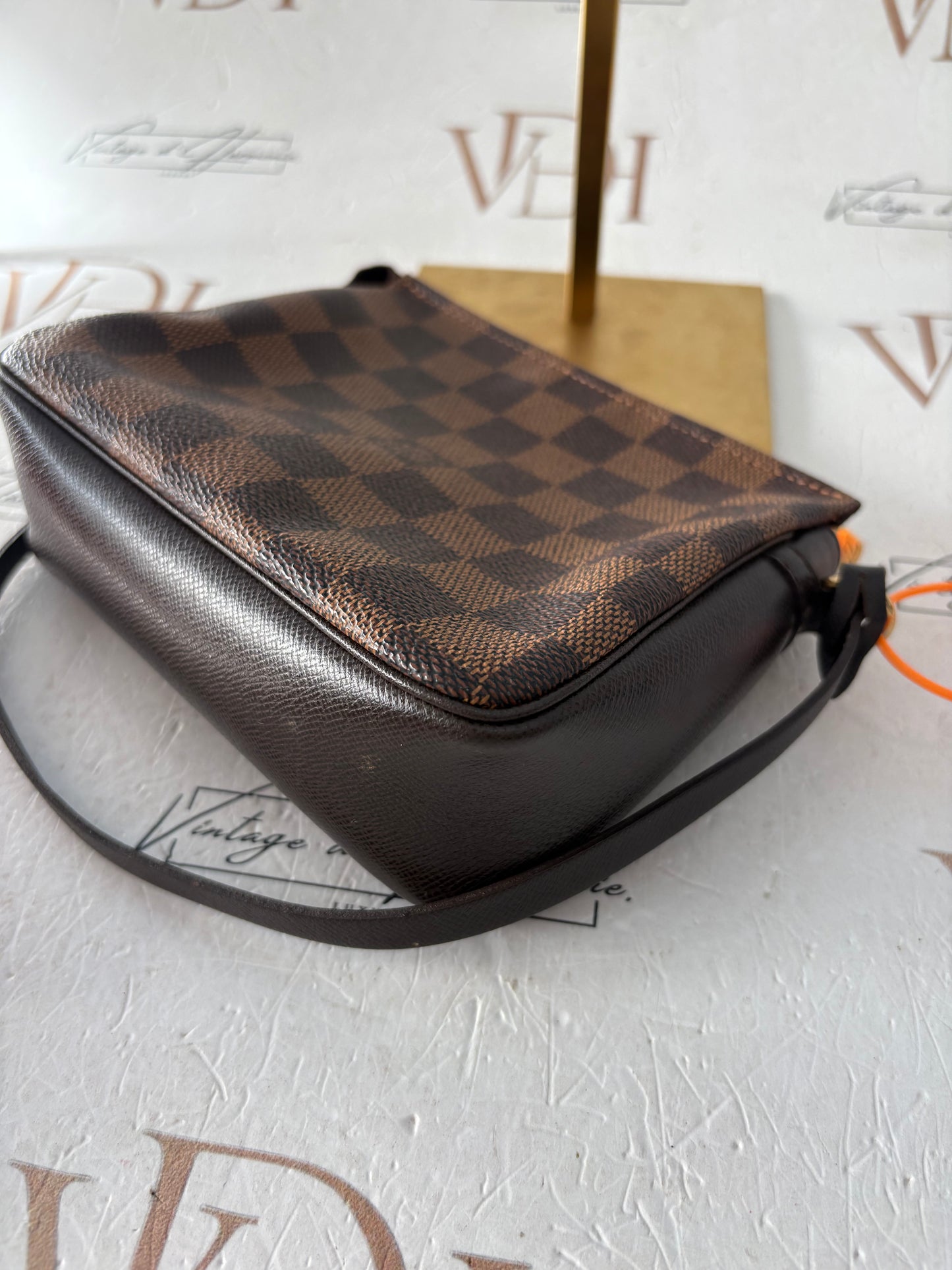 017307 - Louis Vuitton Damier Navona