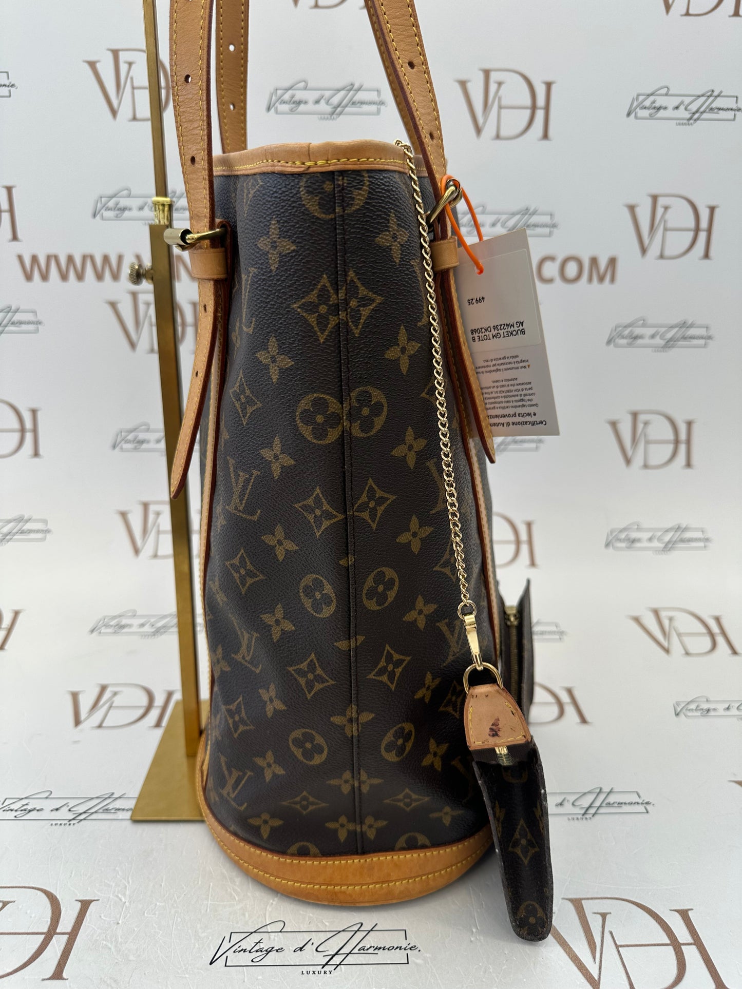 017785 - Louis Vuitton Bucket GM