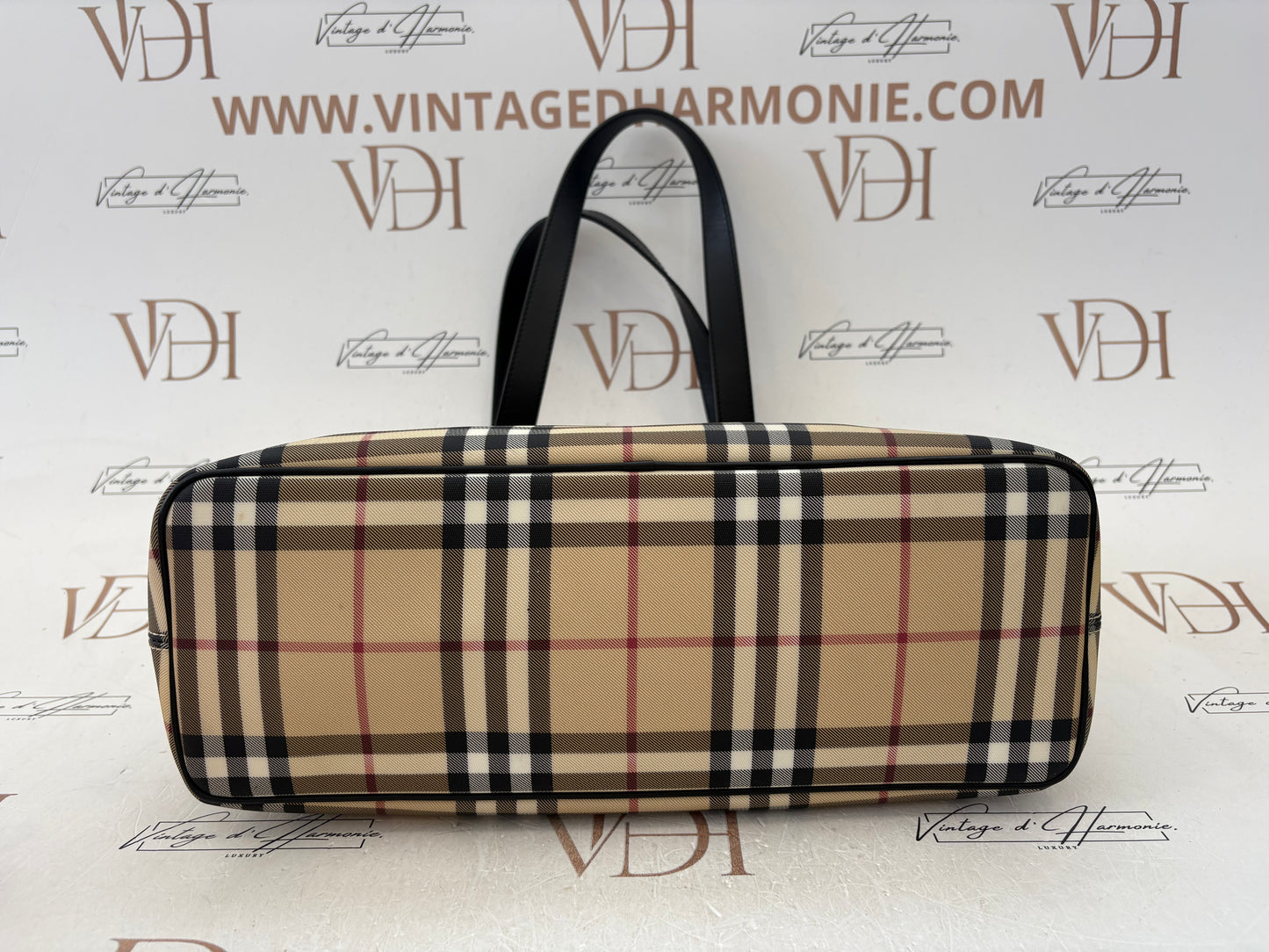 018079 - Burberry Beige