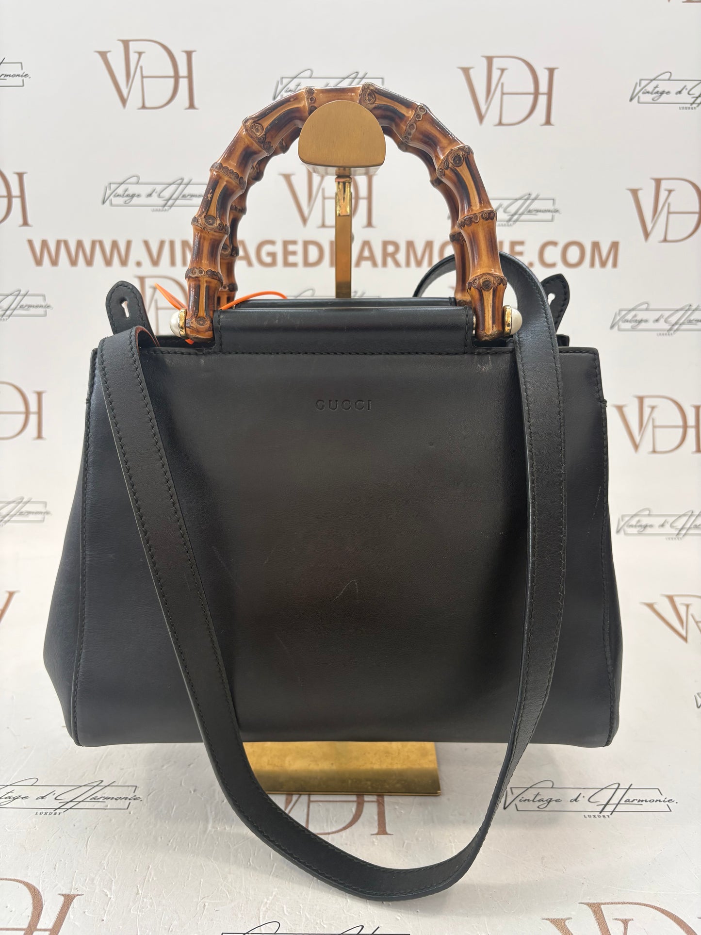 384270 - Gucci Nymphaea