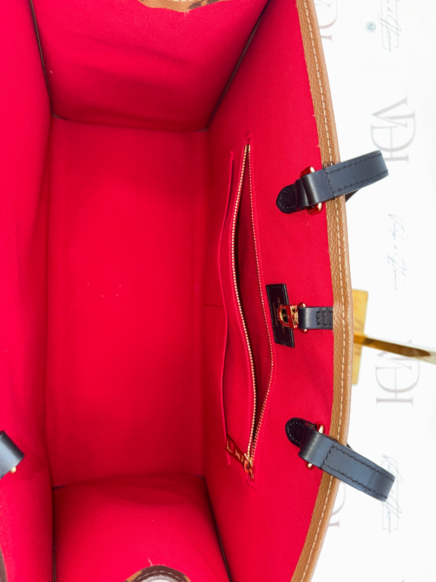 384067 - LV Onthego