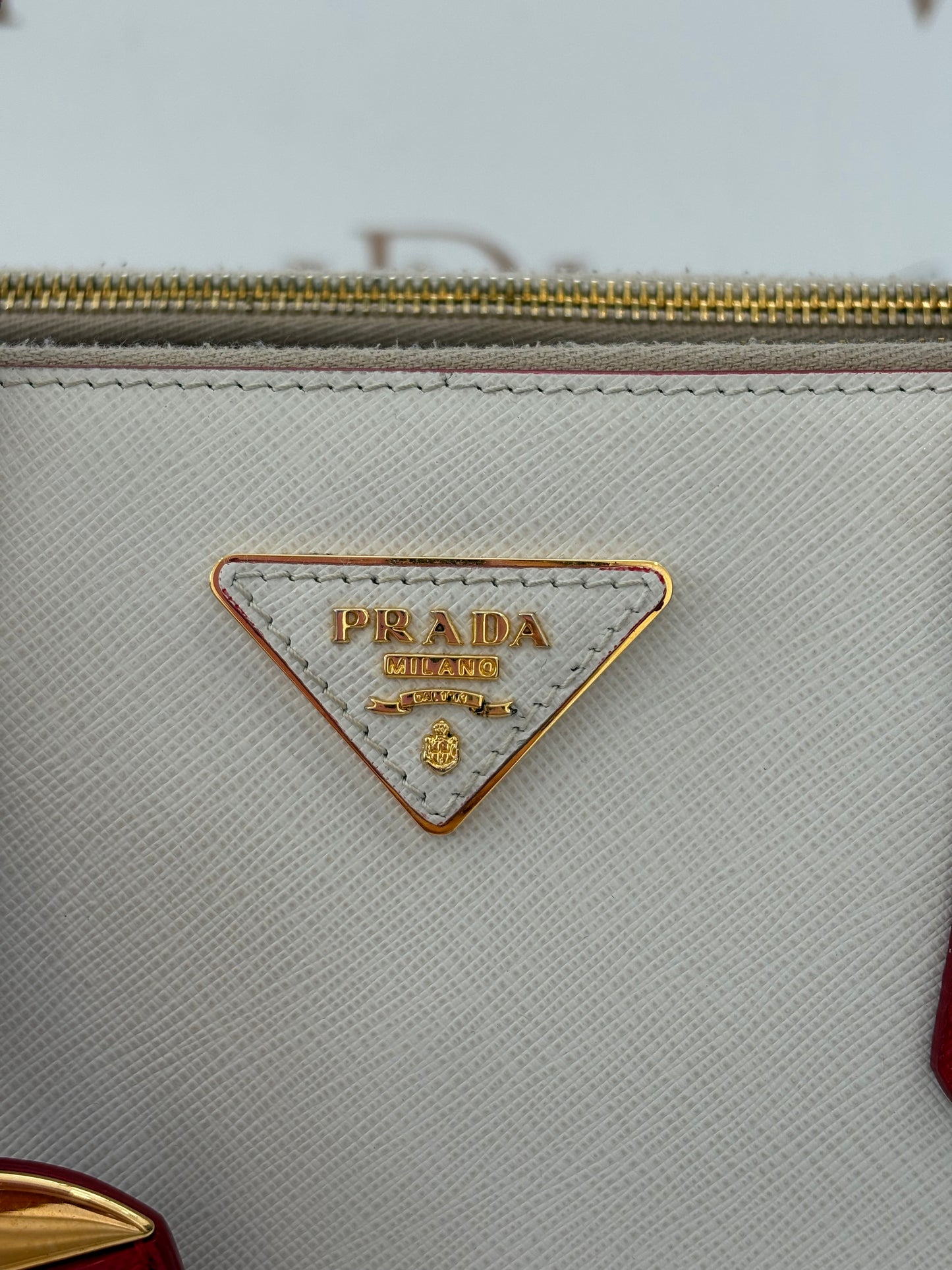 201448 - Prada Galleria