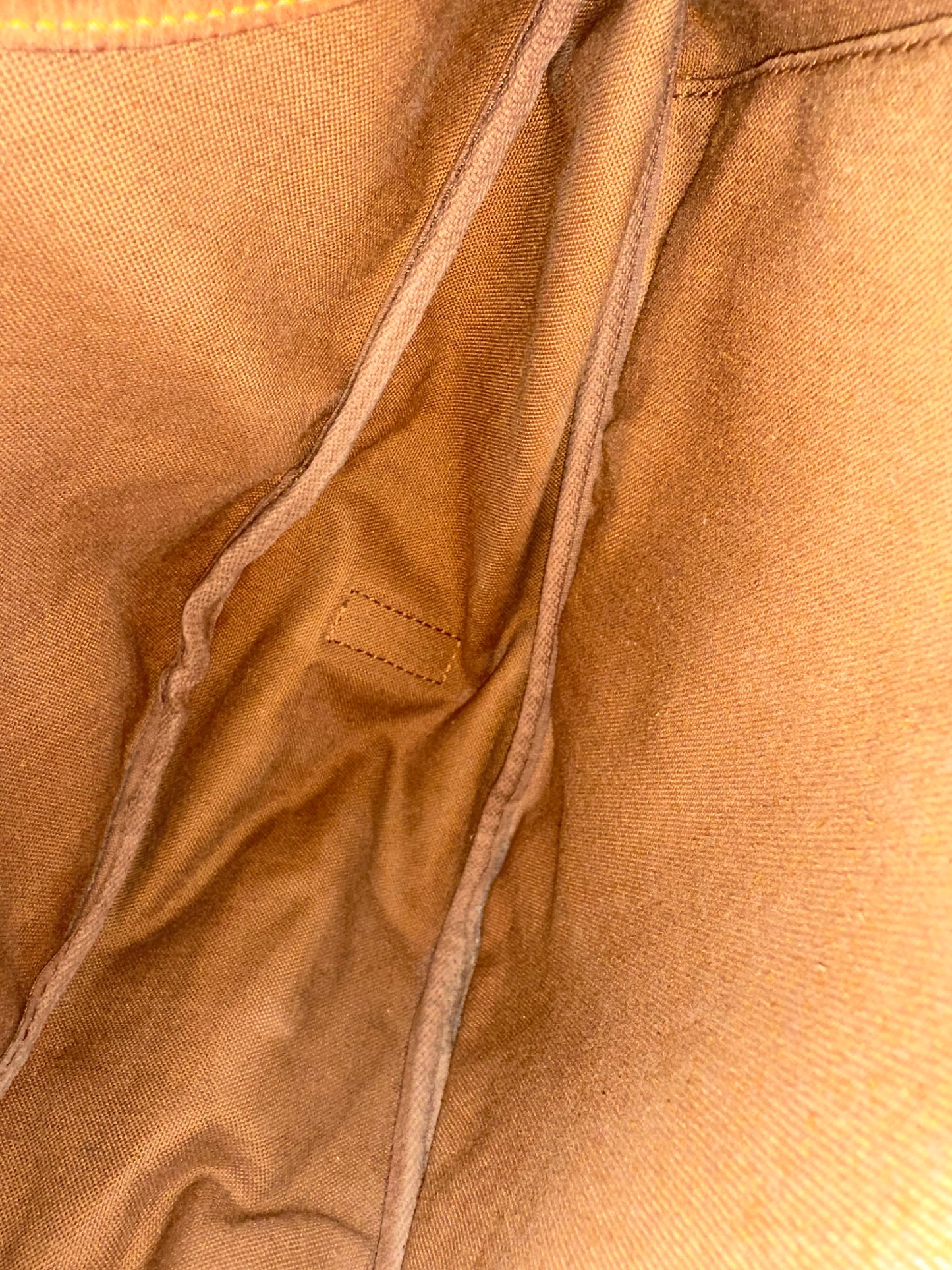 Louis Vuitton Saumur 35