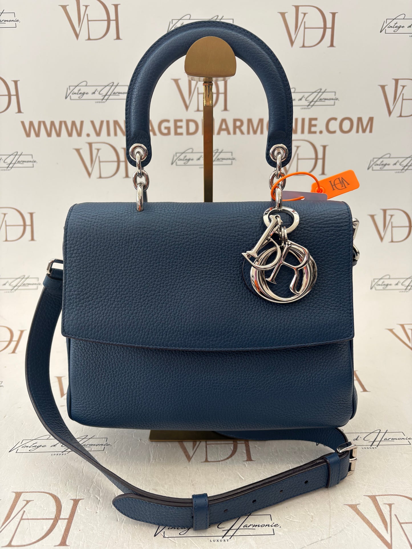 384219 - Dior Be Dior