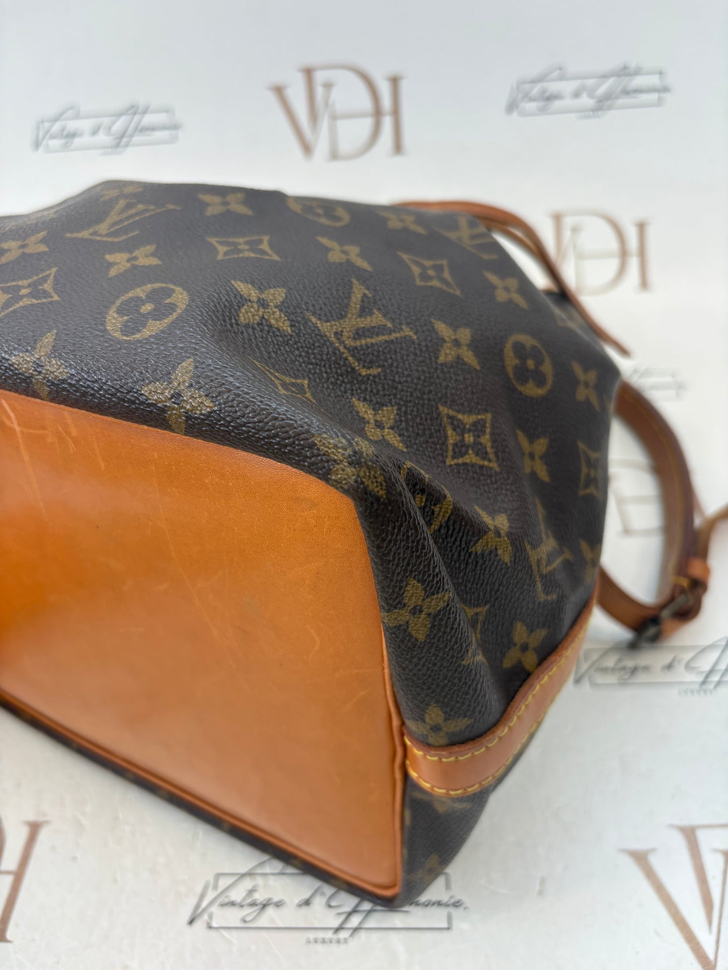 018524 - Louis Vuitton Petite Noé
